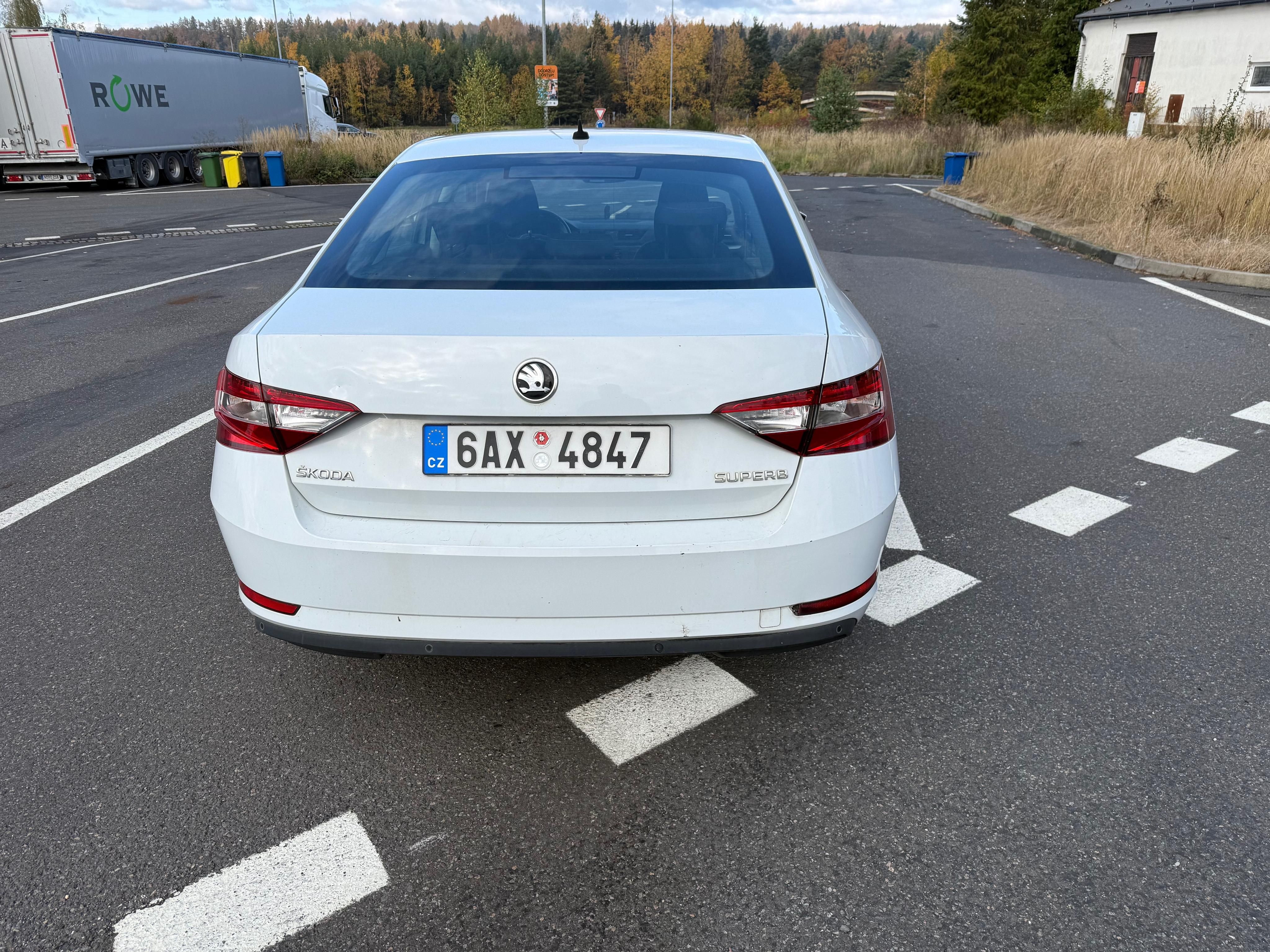 Škoda Superb, 2.0 TDI - fotka 6