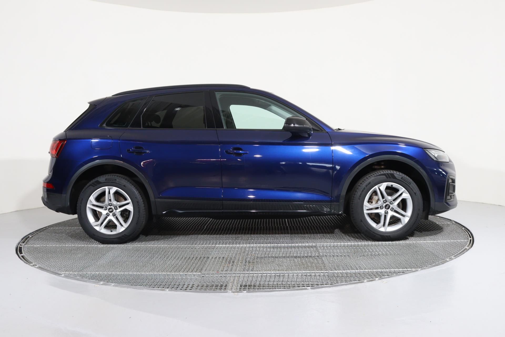 Audi Q5, Advanced 40 TDI quattro Stroni - fotka 5