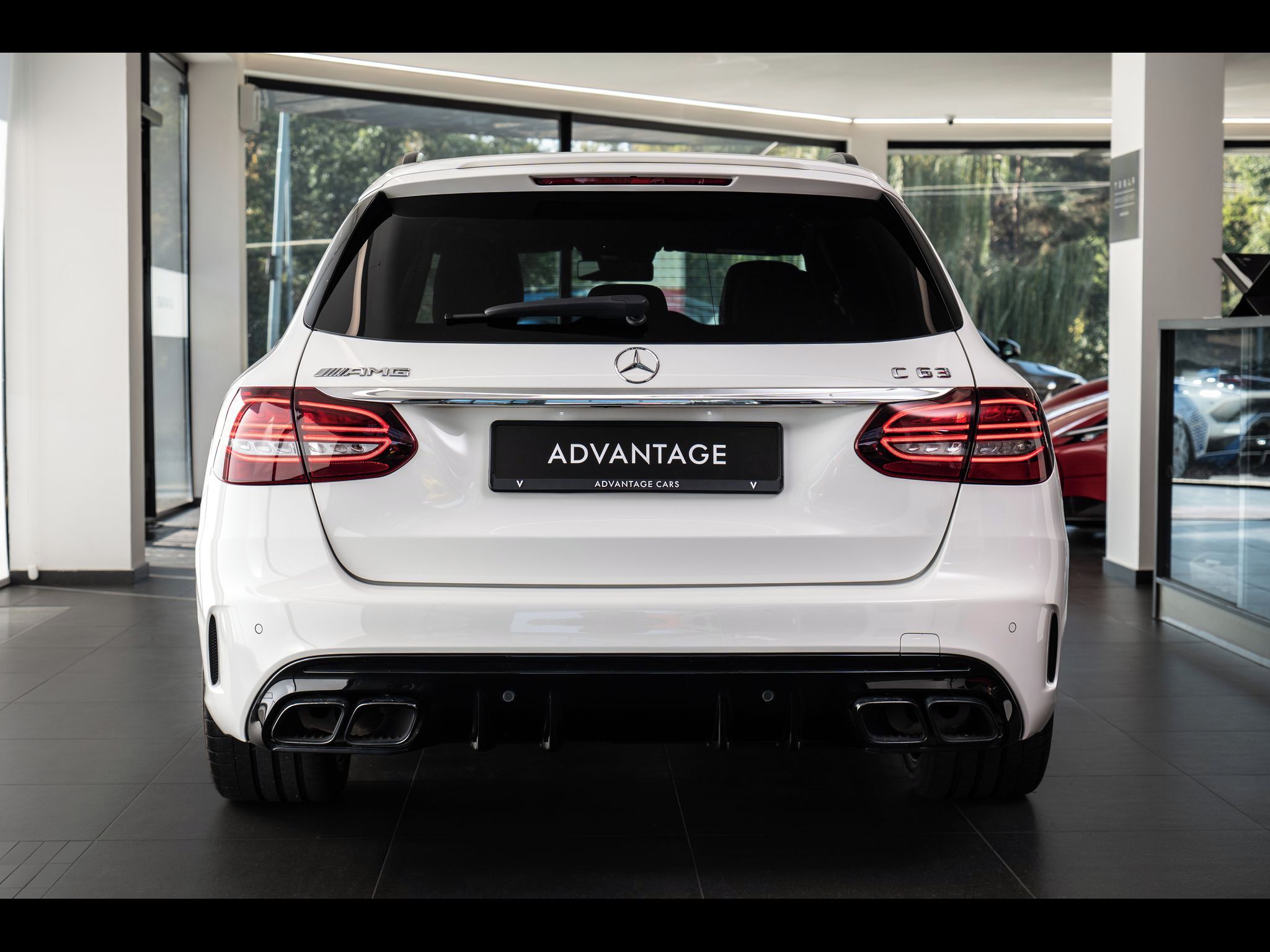 Mercedes-Benz Třídy C, 63 AMG T/Burmester/Pano/Carbon - fotka 3