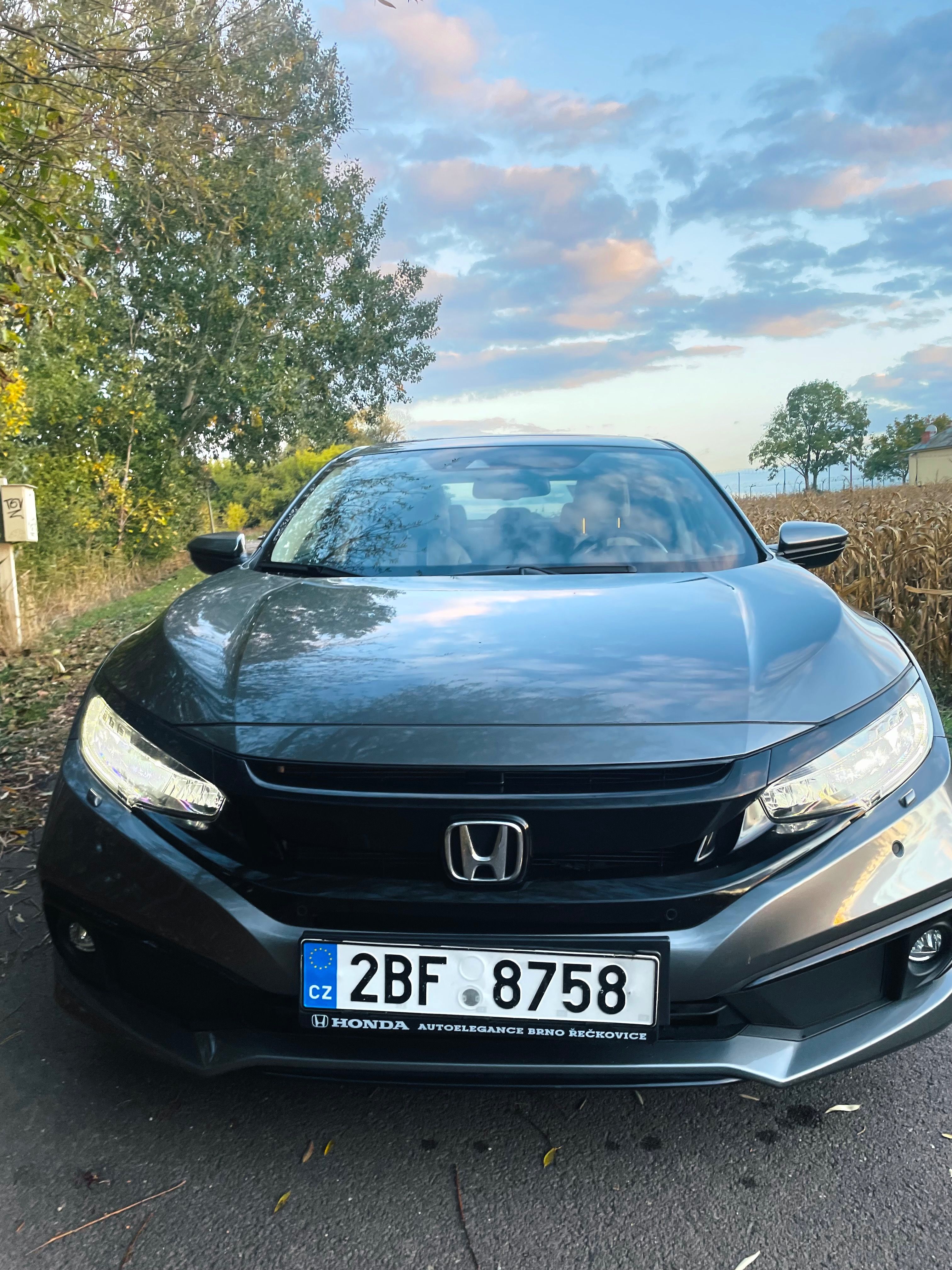 Honda Civic, 1.5 VTEC odpočet DPH - fotka 4