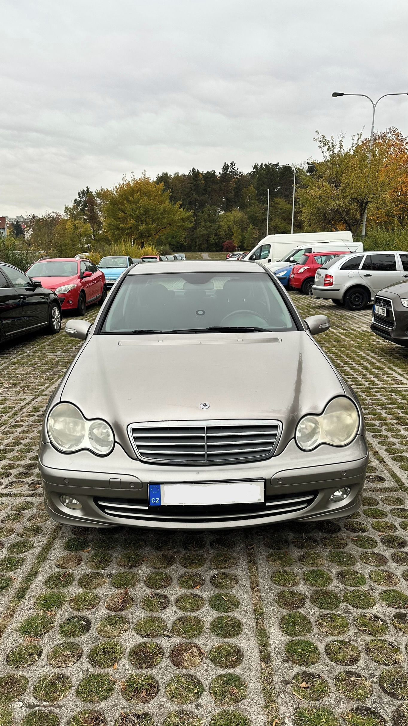 Mercedes-Benz Třídy C, C220, Automat, Sedan - fotka 2