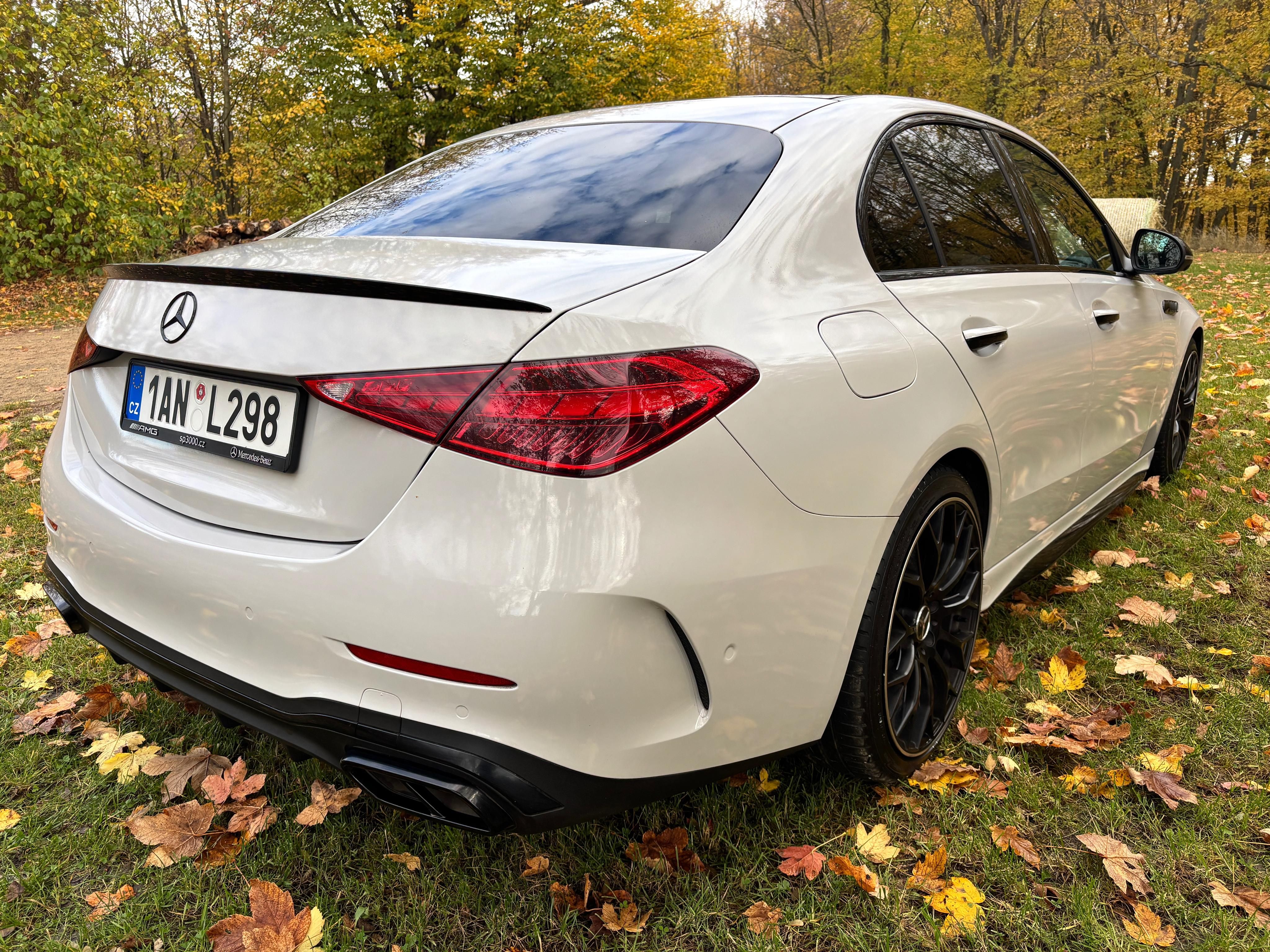 Mercedes-Benz Třídy C, 300 4MATIC AMG PAKET - fotka 2