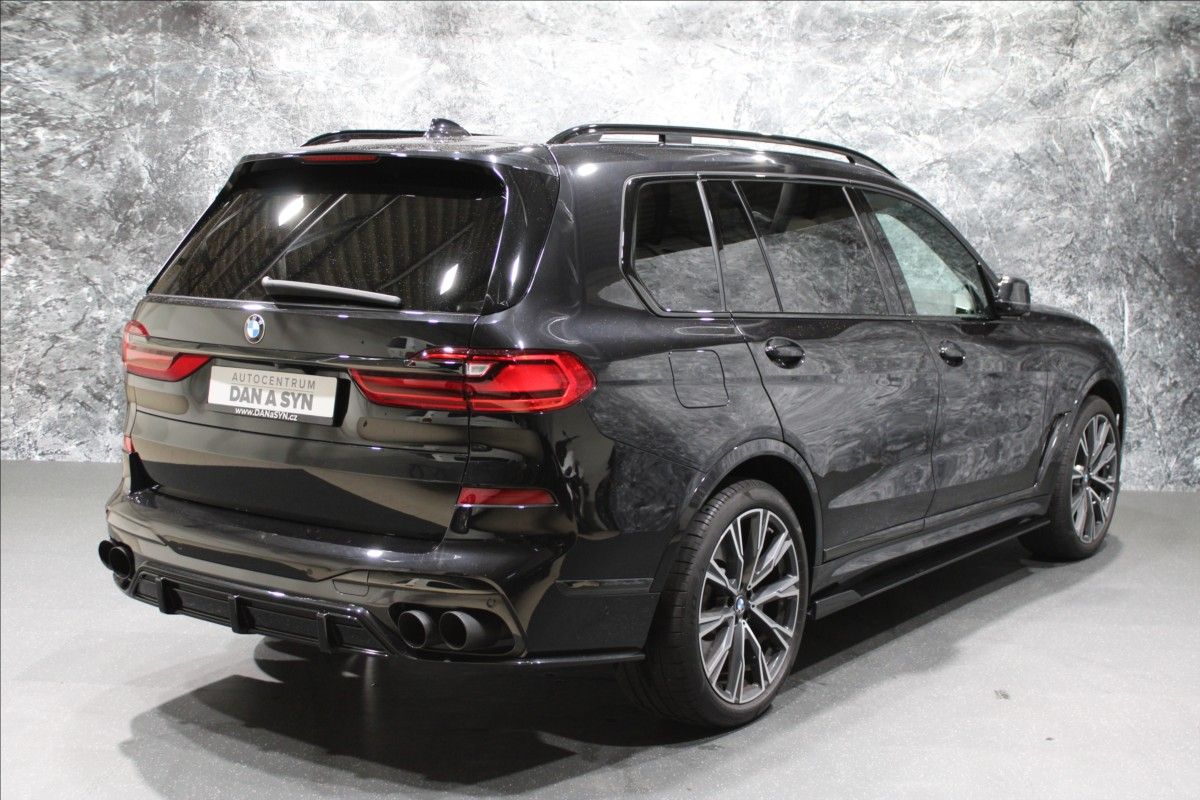 BMW X7, 4,4 xDrive M50i - fotka 4