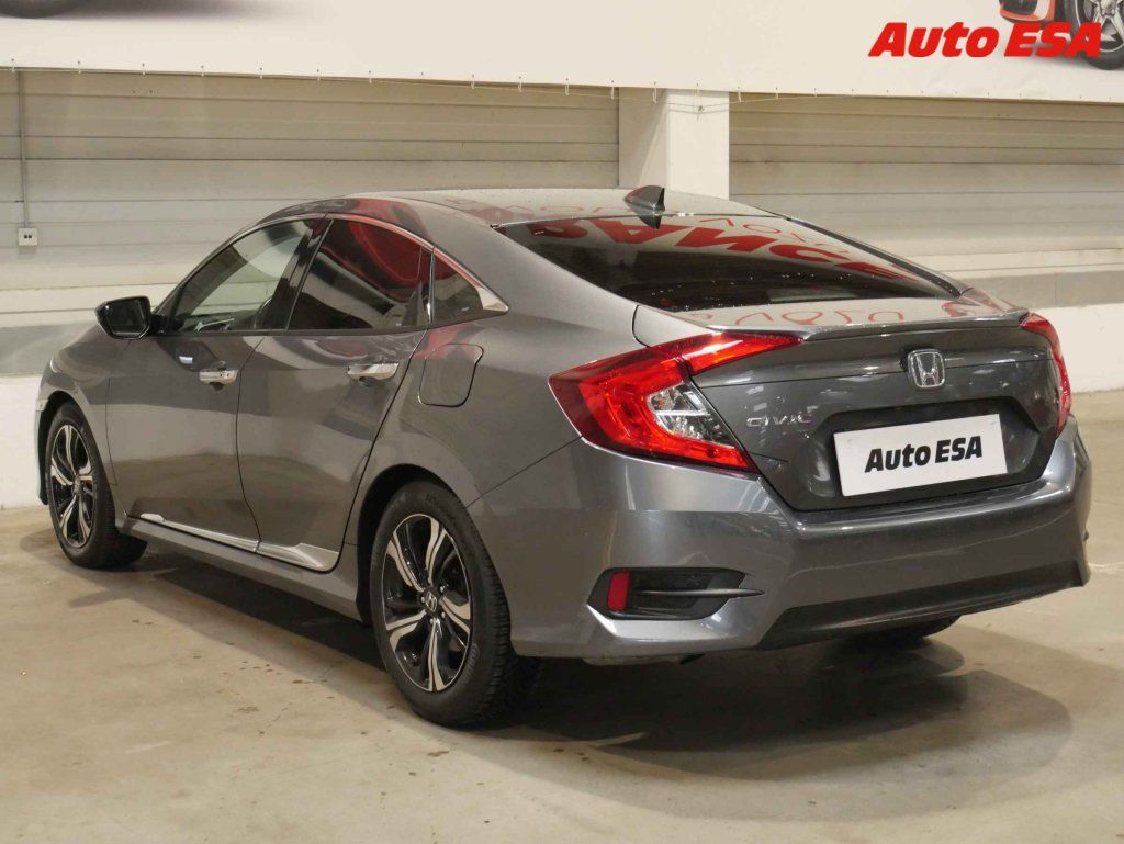 Honda Civic, 1.5VTEC Turbo,servis.kniha - fotka 4