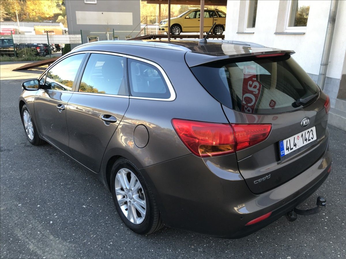 Kia Cee´d, 1,4 i 73kW Combi - fotka 6