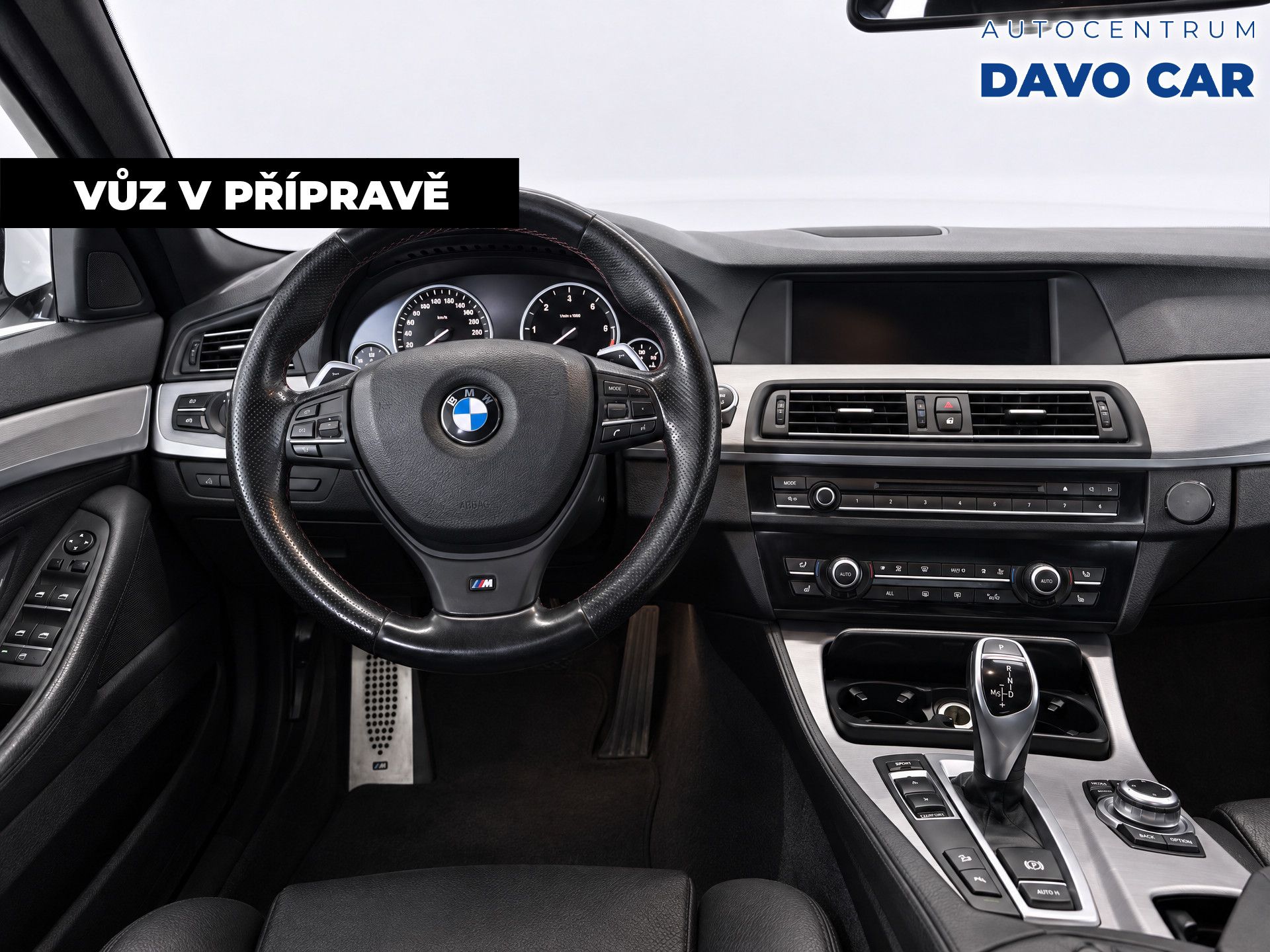 BMW Řada 5, 2,0 525d xDrive Touring CZ - fotka 3