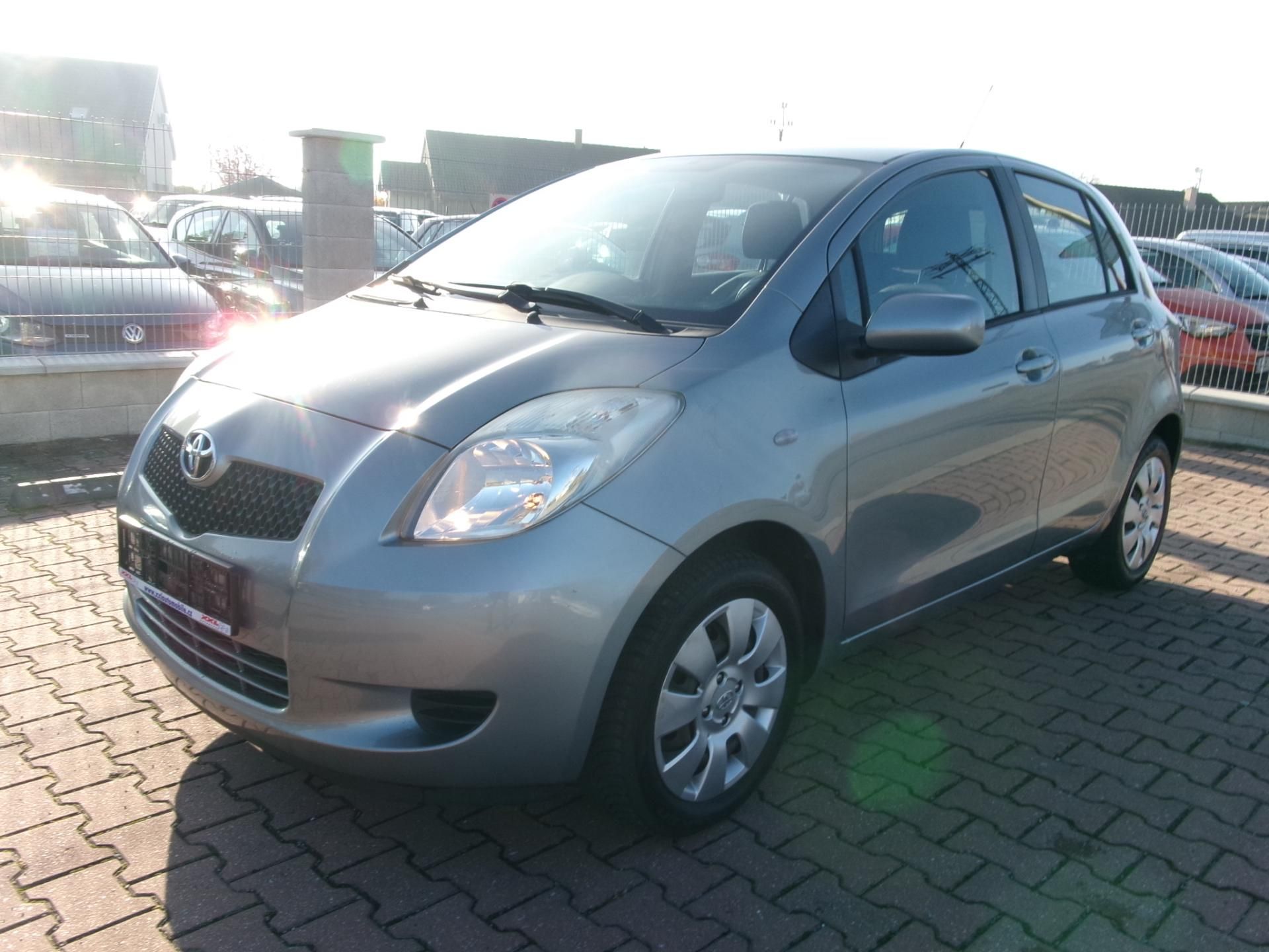 Toyota Yaris, 1,0i KLIMA - fotka 2