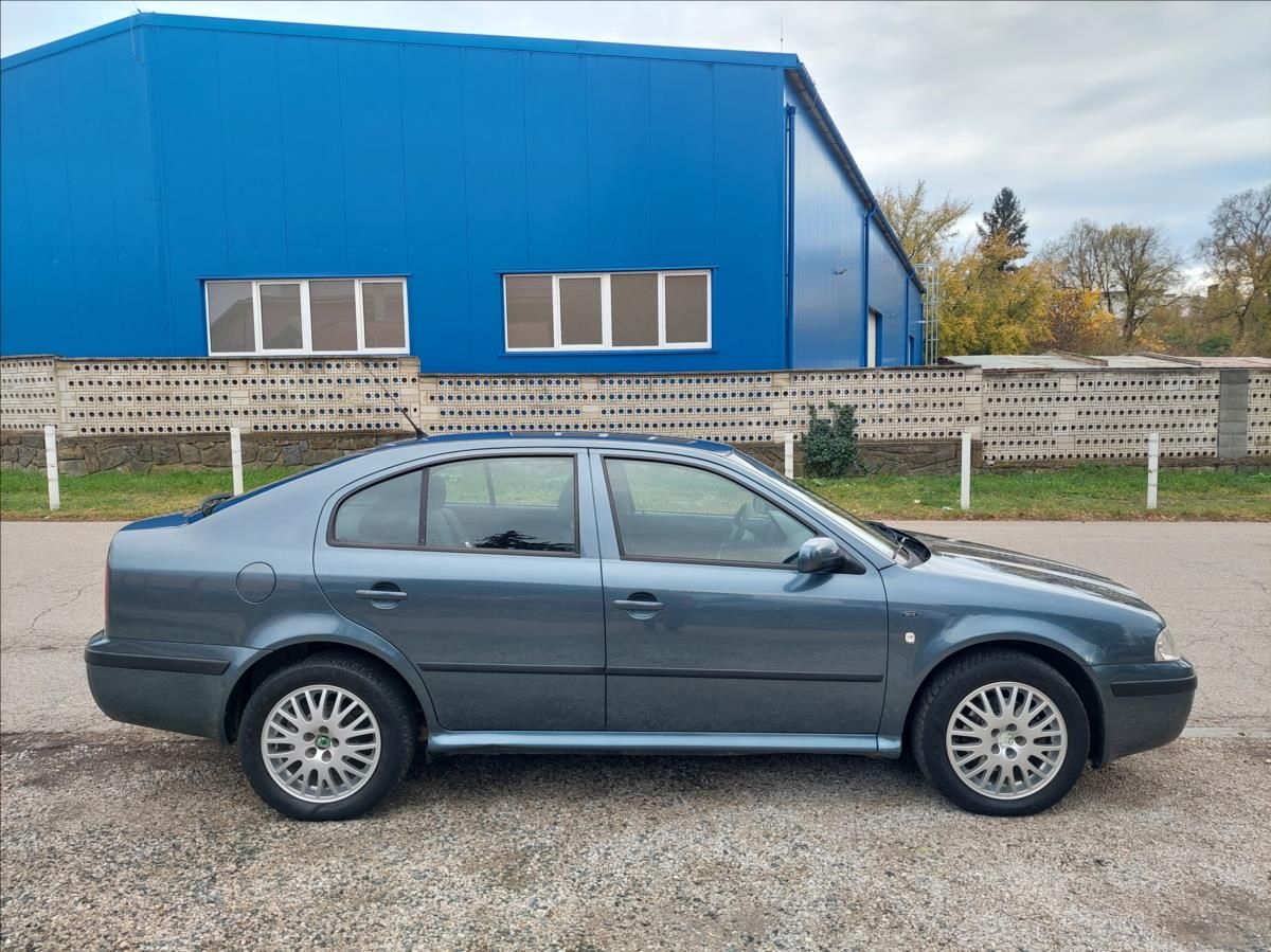 Škoda Octavia, 1,9 TDi Elegance - fotka 4