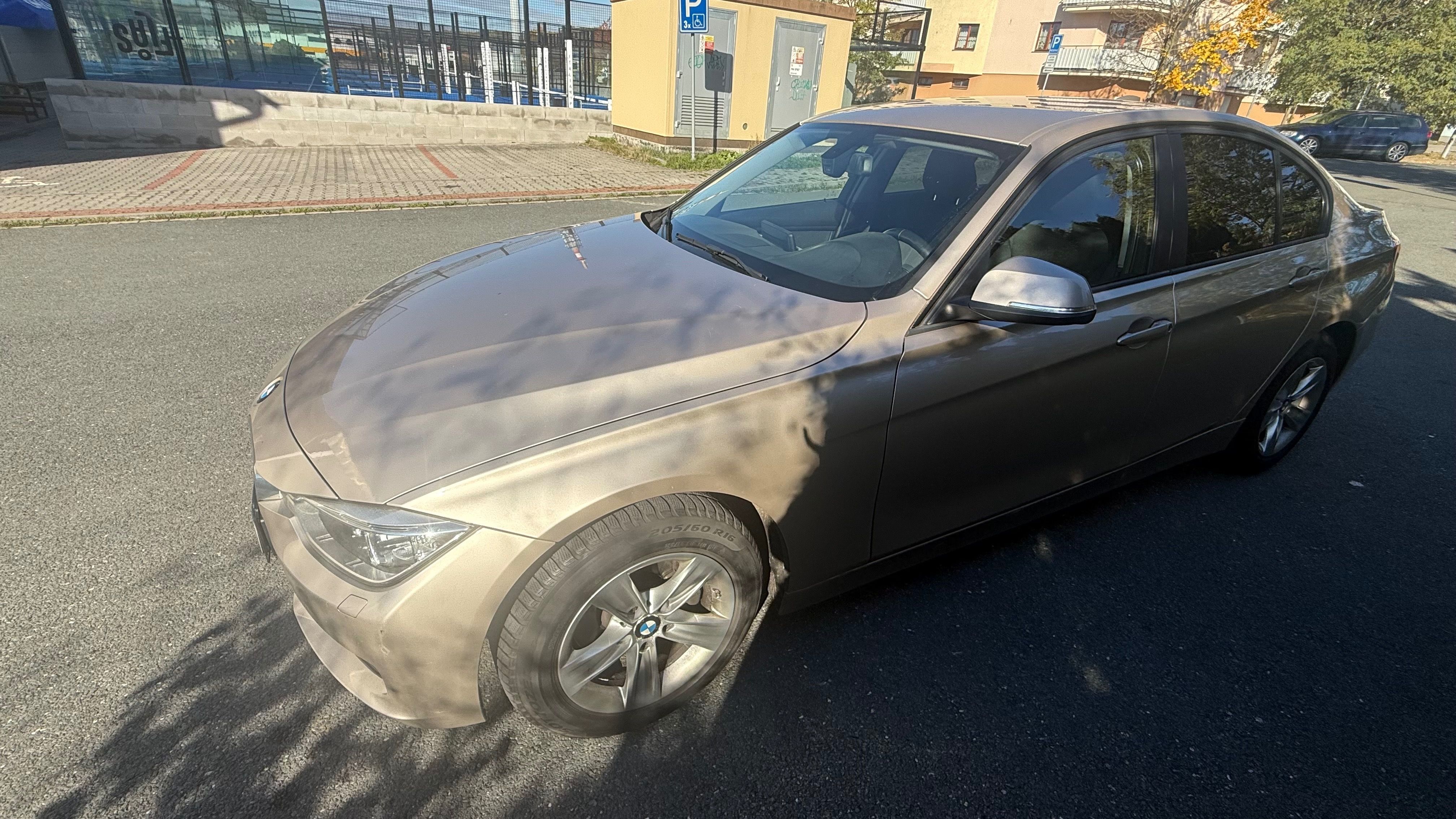 BMW Řada 3, BMW 320d xdrive - fotka 3