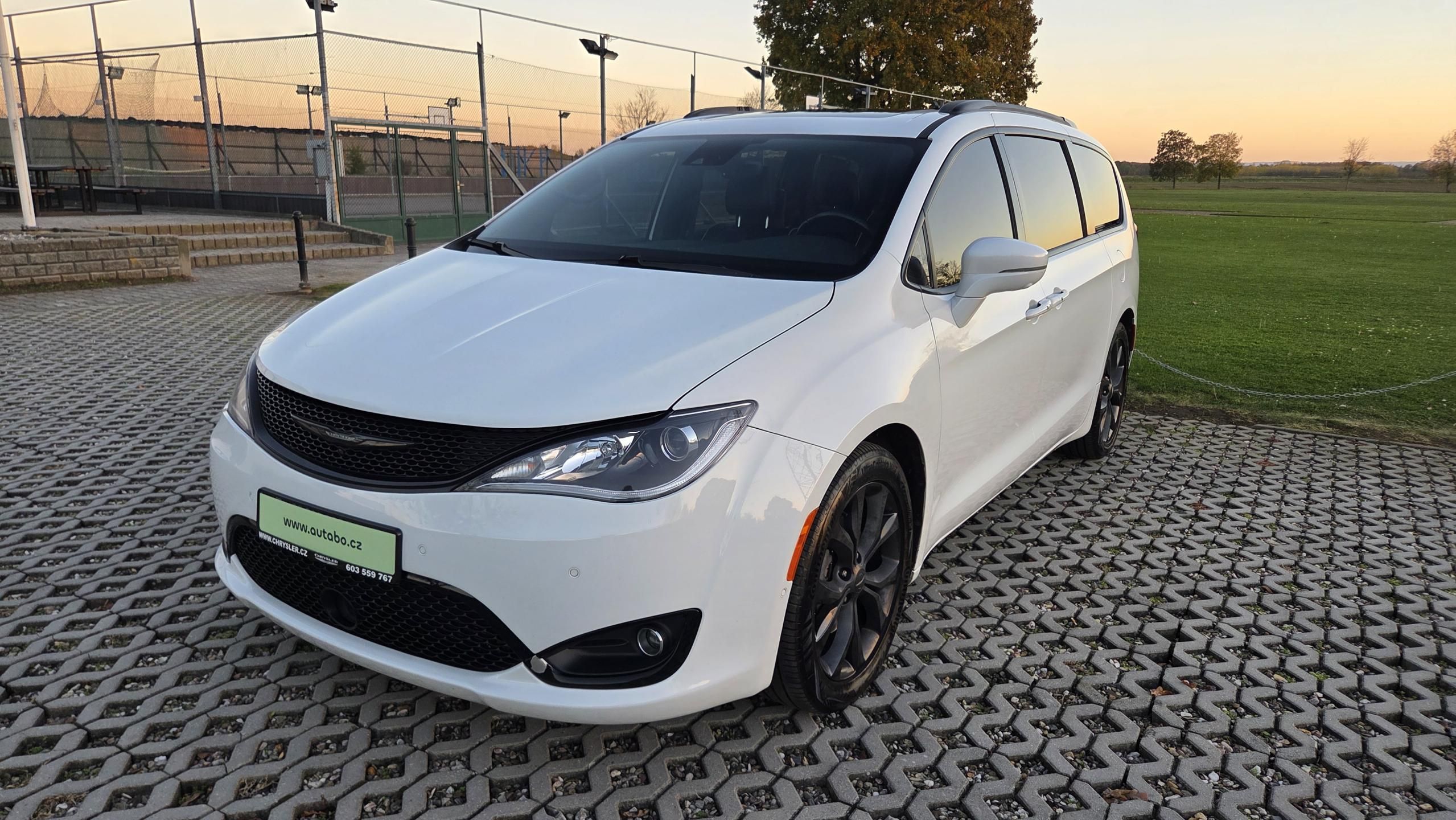 Chrysler Pacifica, 3,6L 211 kW,Limited 7 míst,LPG