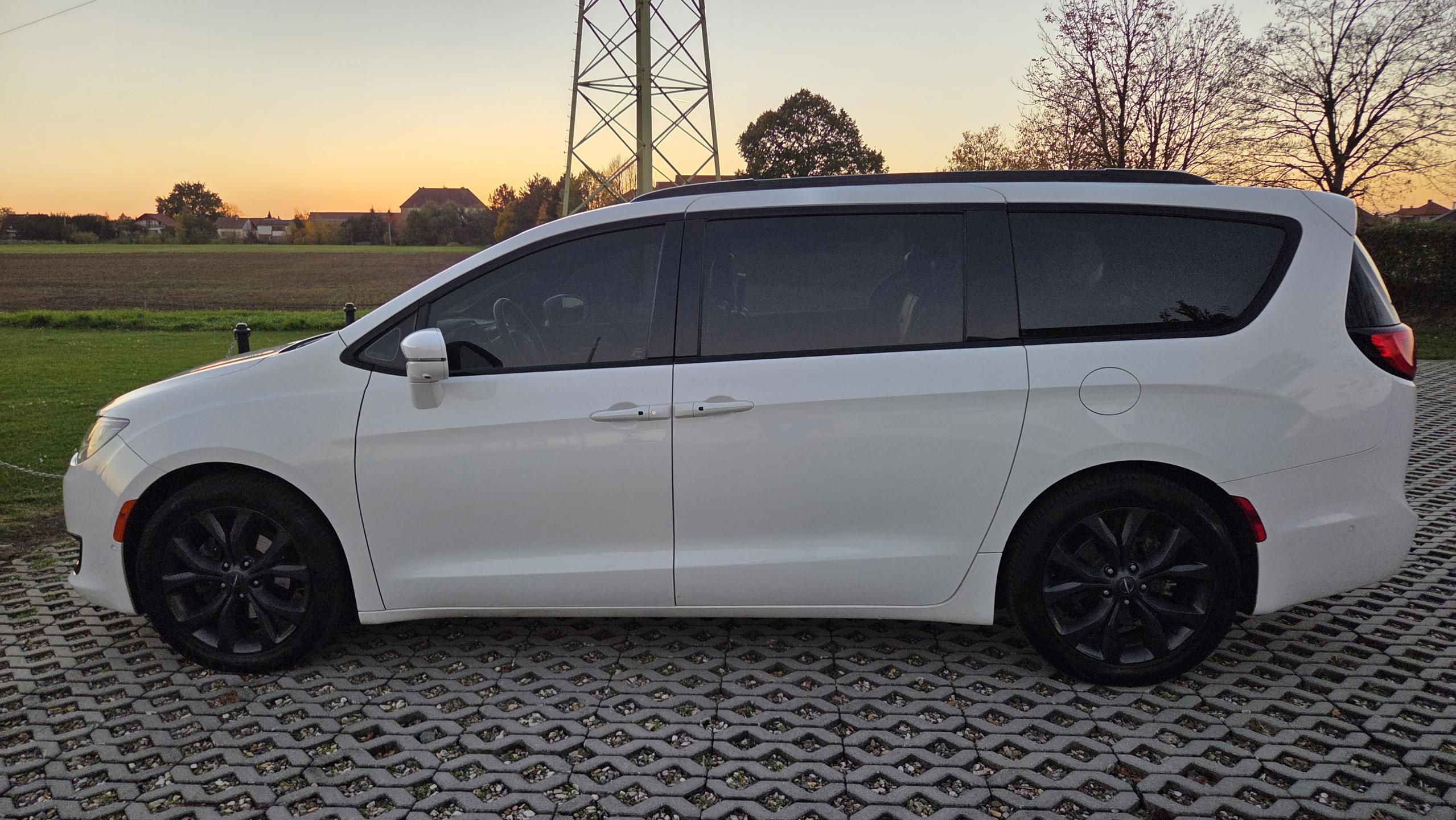 Chrysler Pacifica, 3,6L 211 kW,Limited 7 míst,LPG - fotka 4