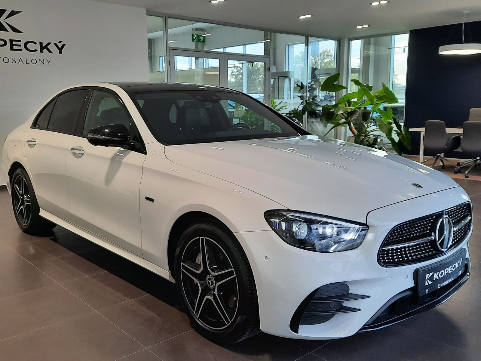 Mercedes-Benz, 300DE 4MATIC - fotka 3