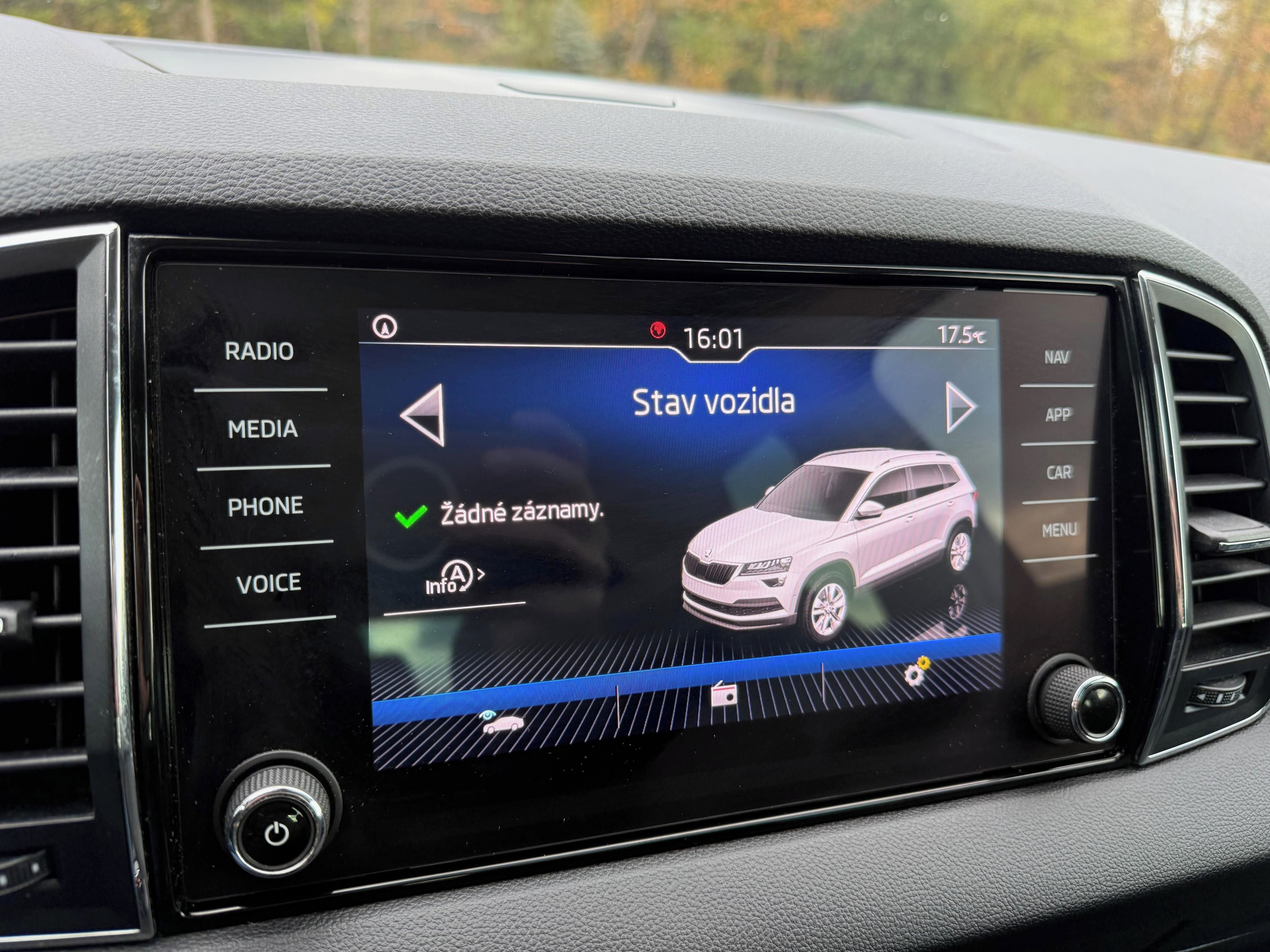 Škoda Karoq, 1.5 TSI DSG STYLE - SERVIS - fotka 5