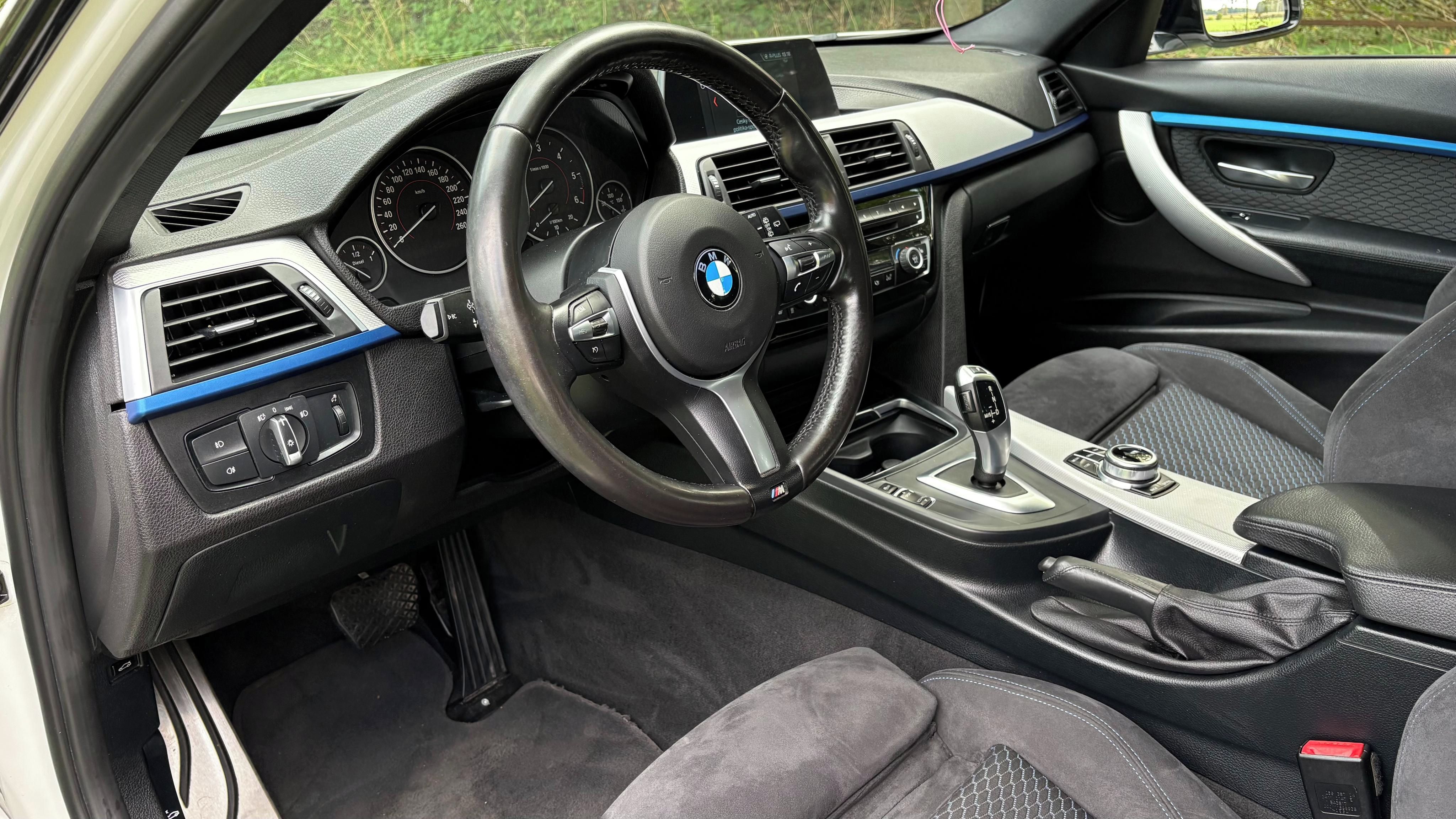BMW Řada 3, BMW 320d xDrive Touring M Spor - fotka 3