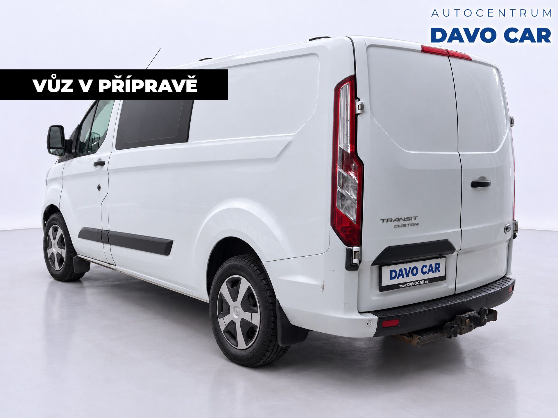 Ford Tourneo Custom, 2,0 EcoBlue 96kW L2 6míst CZ - fotka 2
