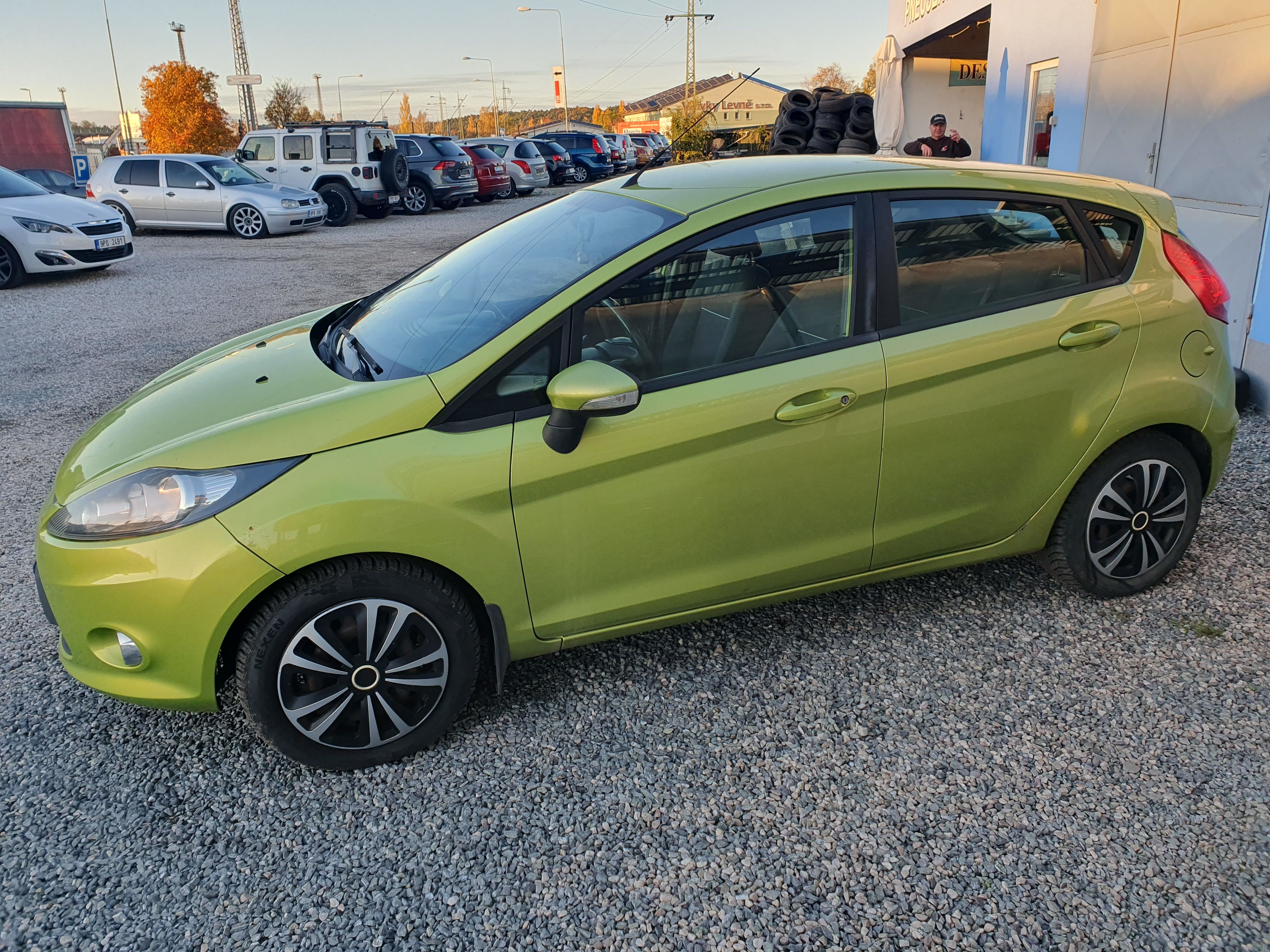Ford Fiesta, 1.2 Í 1 MAJITEN NOVÉ ČR KLIMA - fotka 6