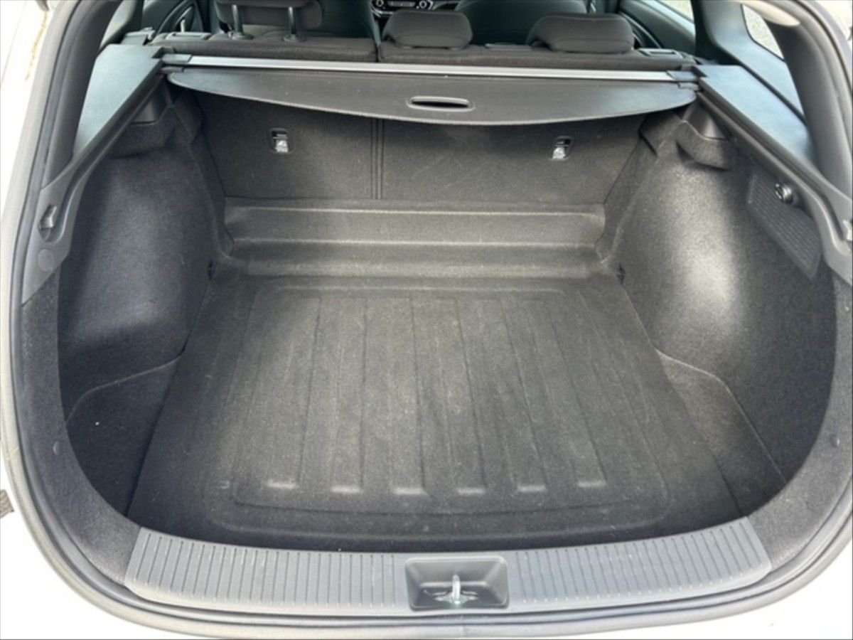 Hyundai i30, 1,5 i Family Comfort - fotka 6