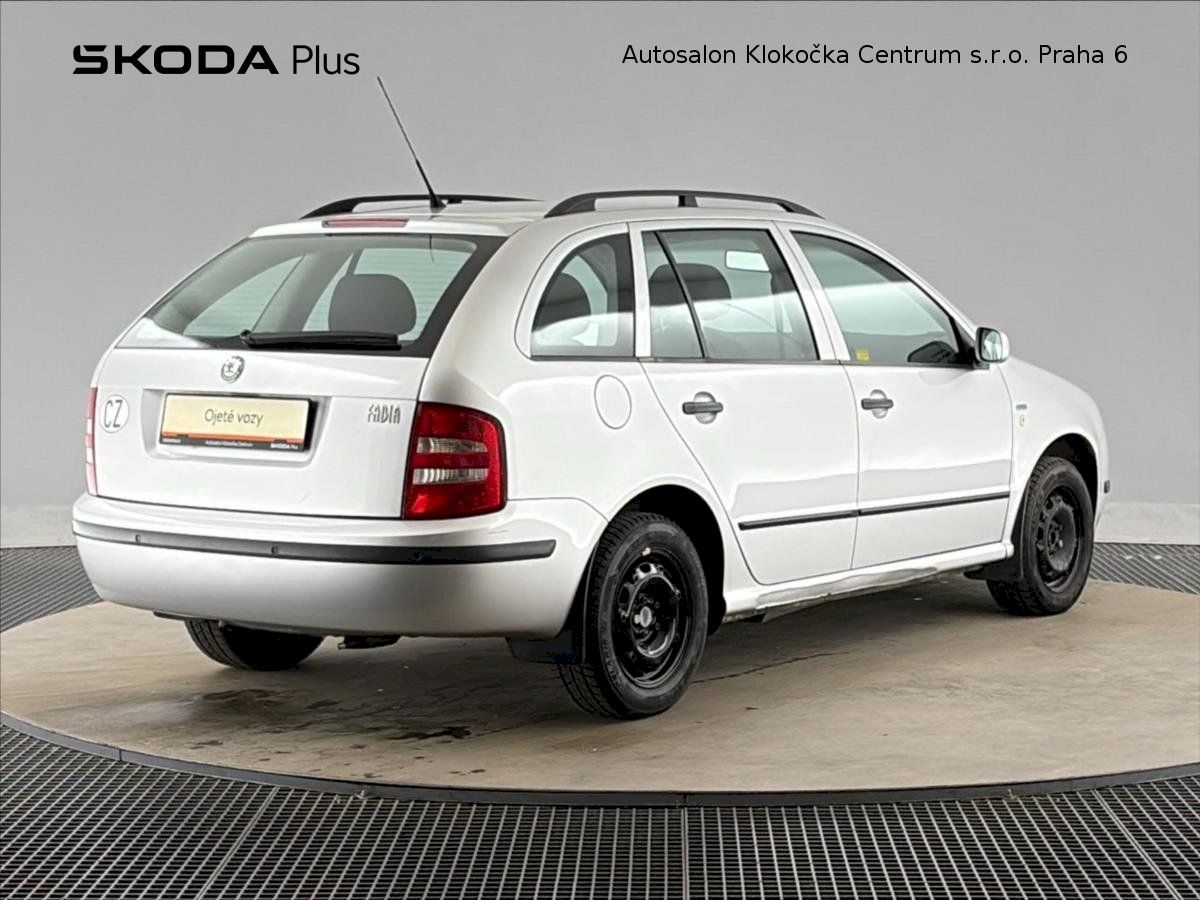 Škoda Fabia, 1,4i 16V55 kW Classic - fotka 2