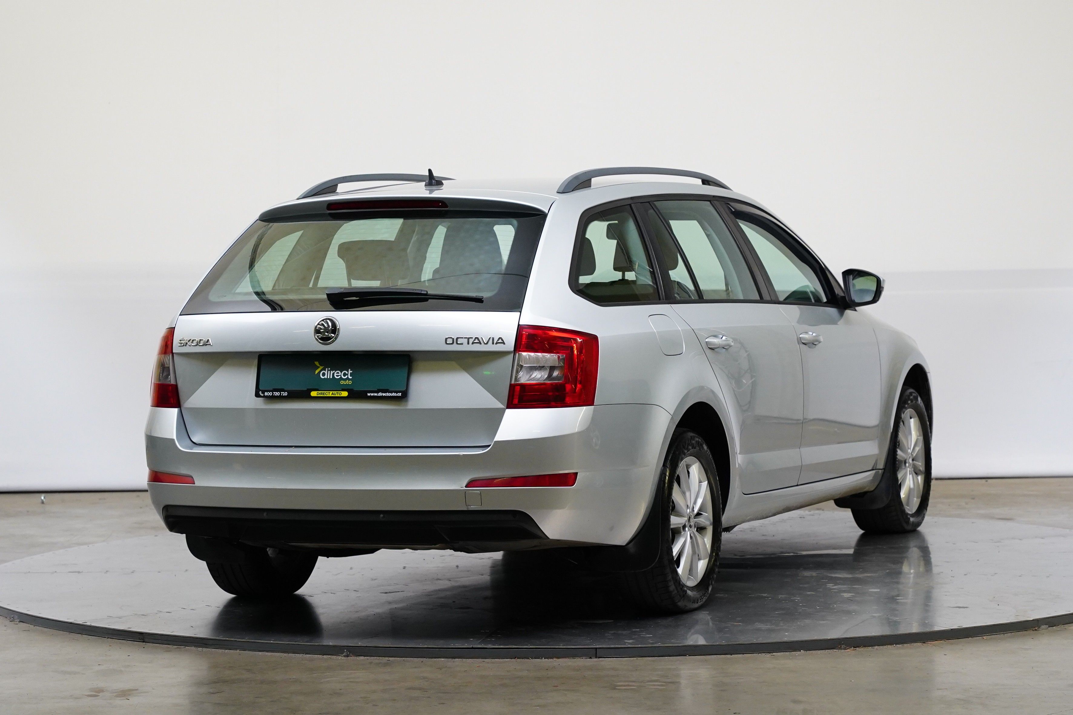 Škoda Octavia, 1.6 TDI 81kW DSG Ambition Plus - fotka 2