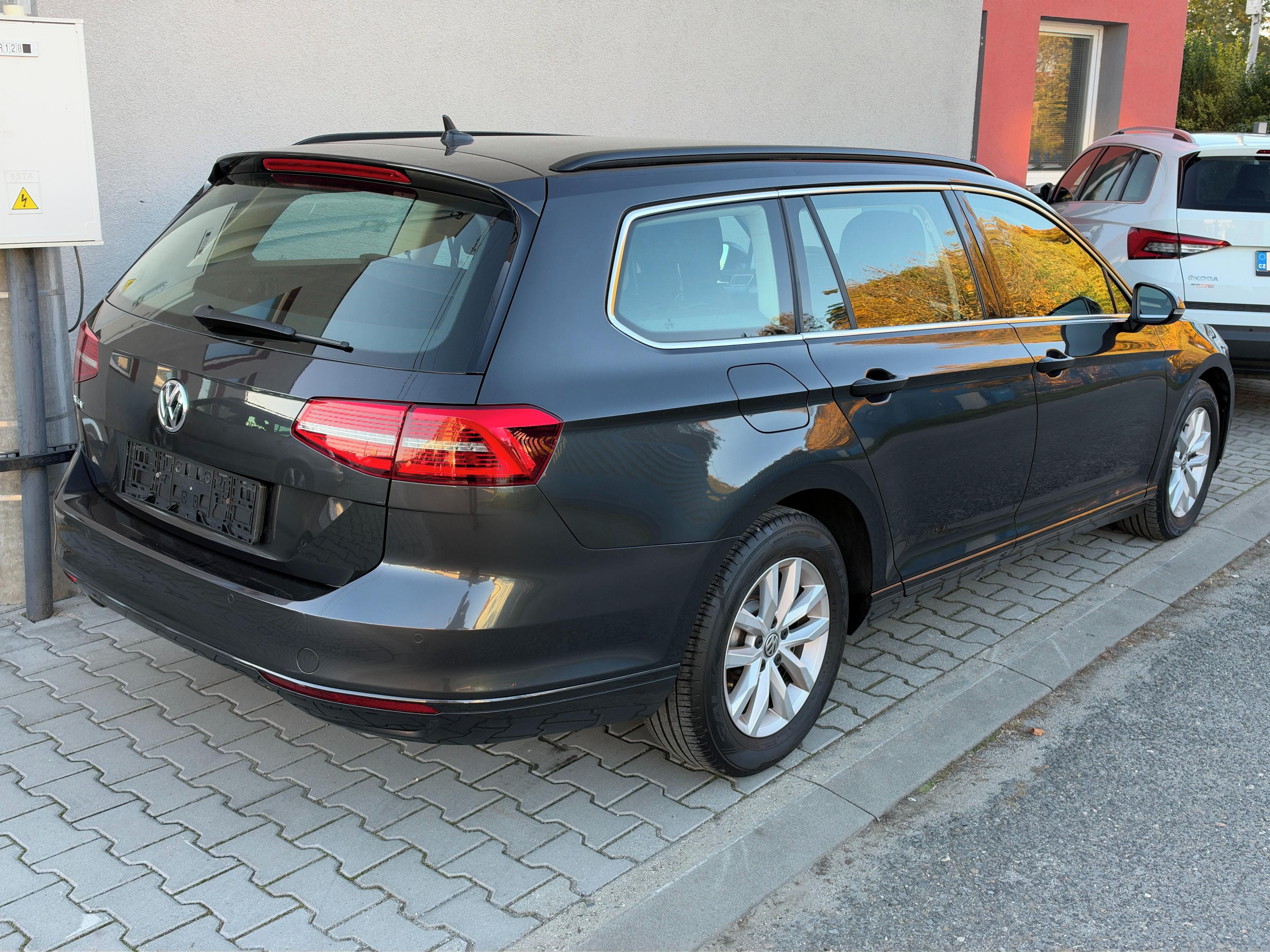 Volkswagen Passat, 2.0 TDI DSG LED Tažné - fotka 6