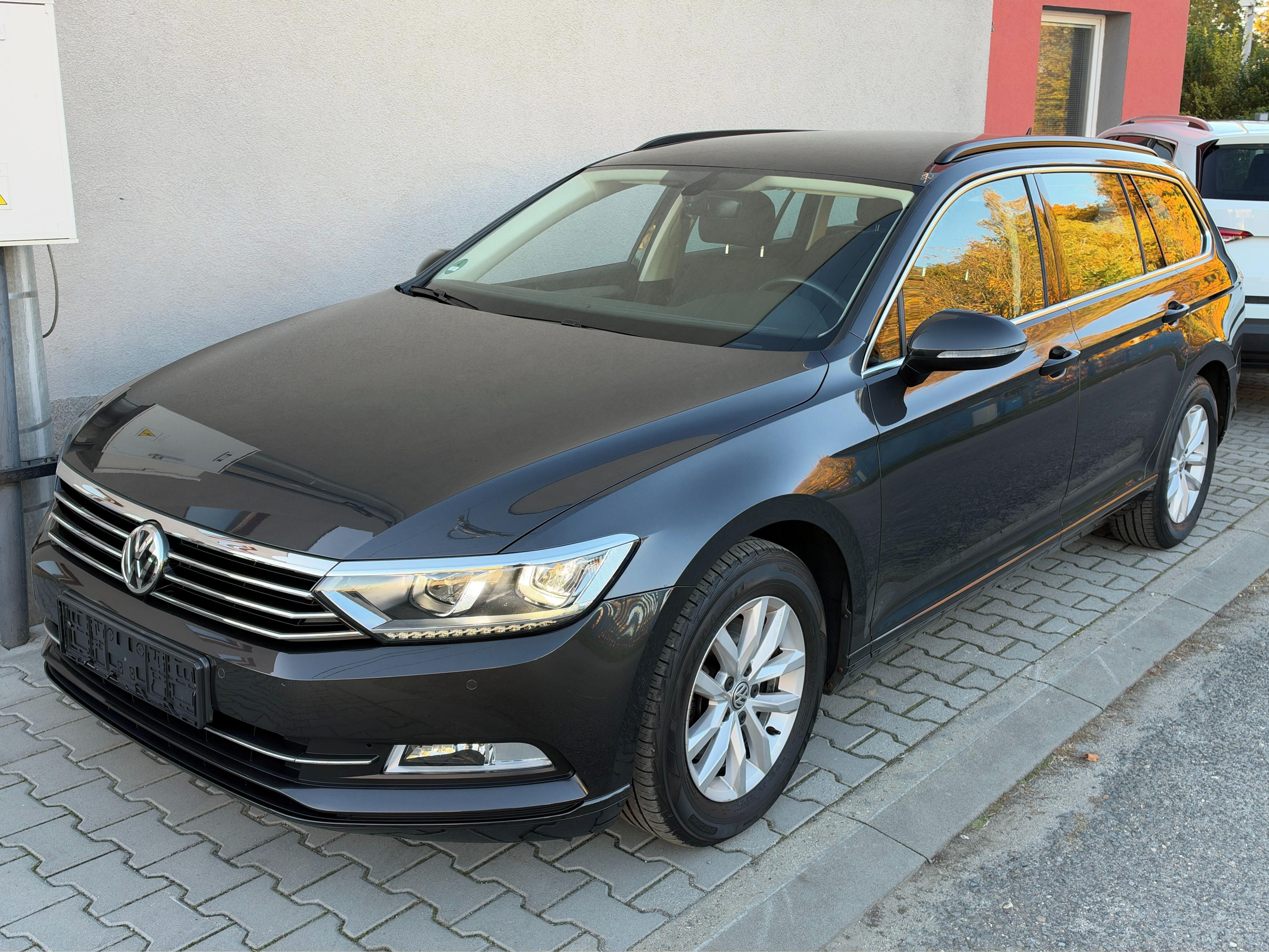 Volkswagen Passat, 2.0 TDI DSG LED Tažné - fotka 2