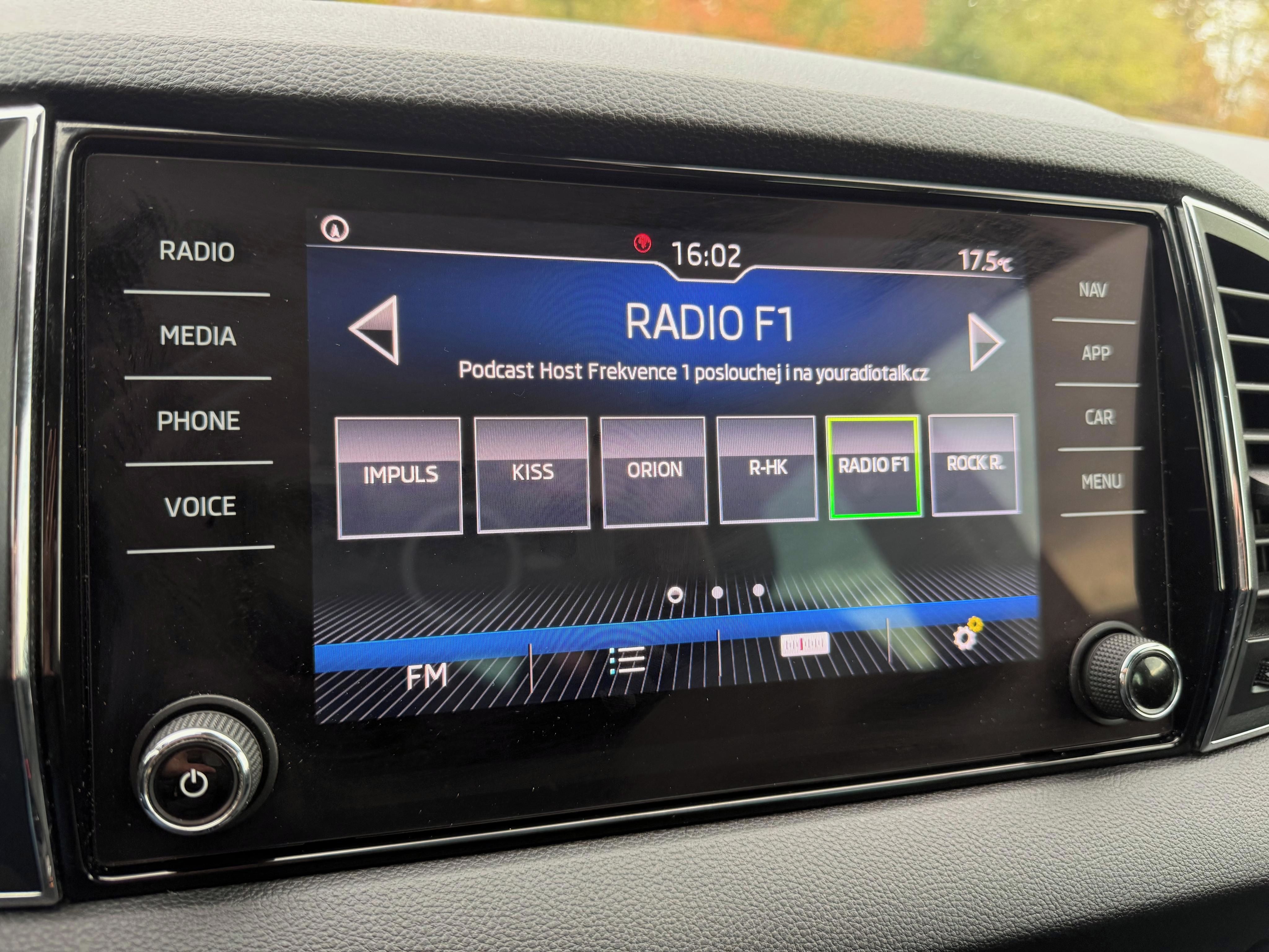 Škoda Karoq, 1.5 TSI DSG STYLE - SERVIS - fotka 6