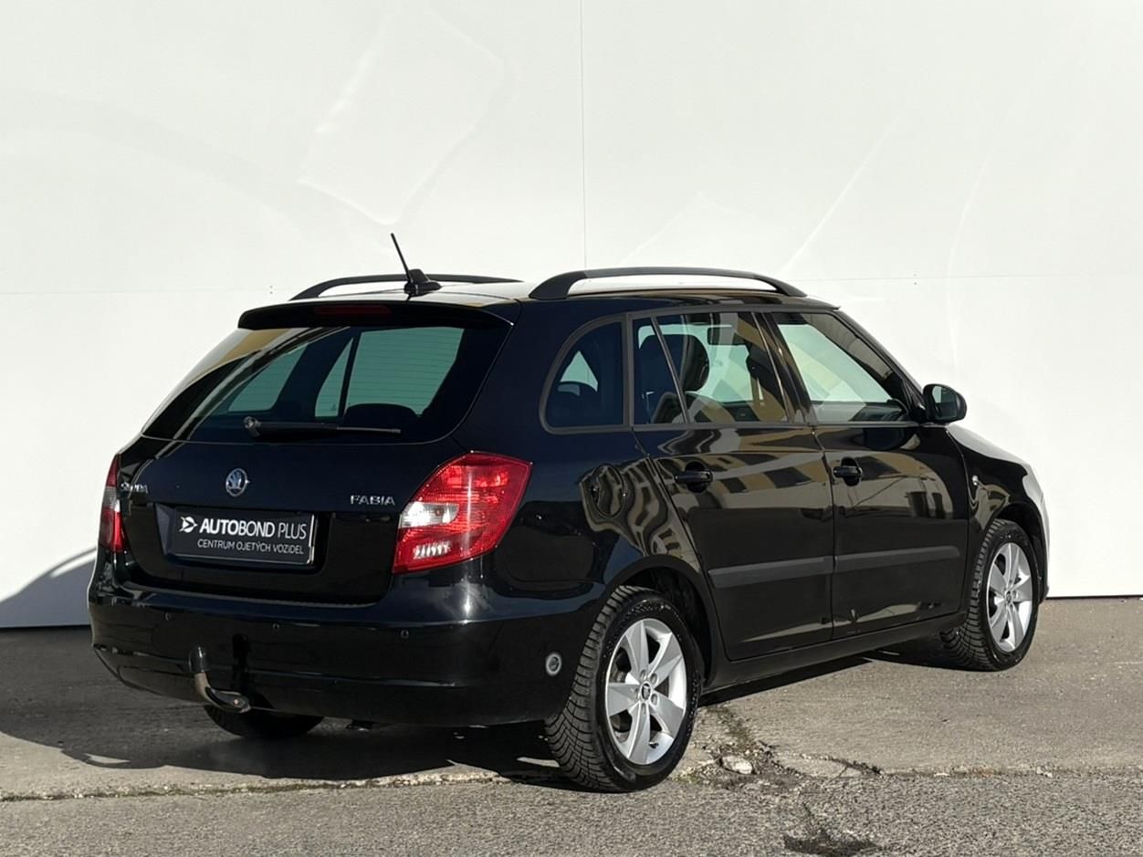 Škoda Fabia, 1.2 TSI DSG / 77 kW Elegance - fotka 2