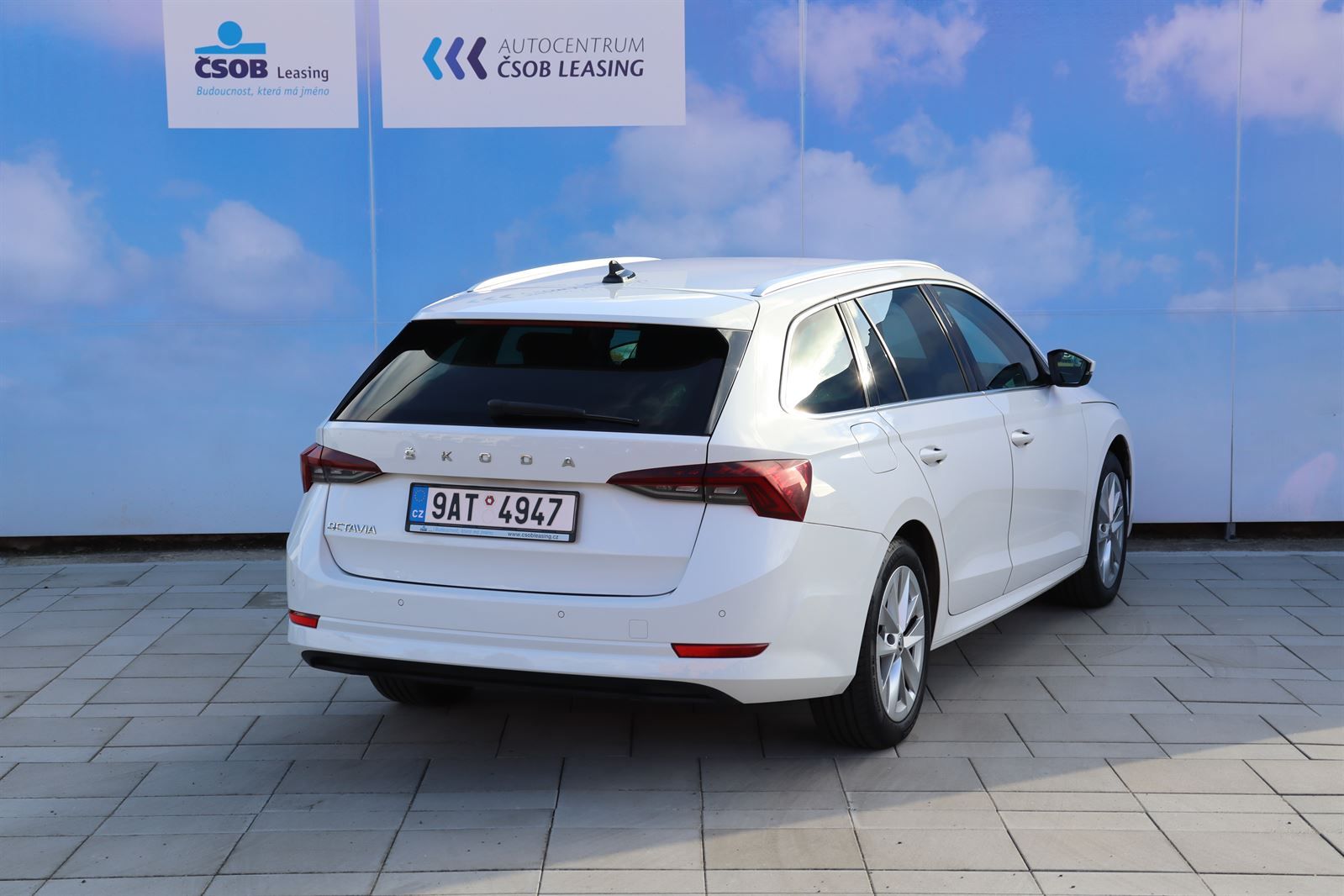 Škoda Octavia, 2.0 TDI DSG Style Combi - fotka 2