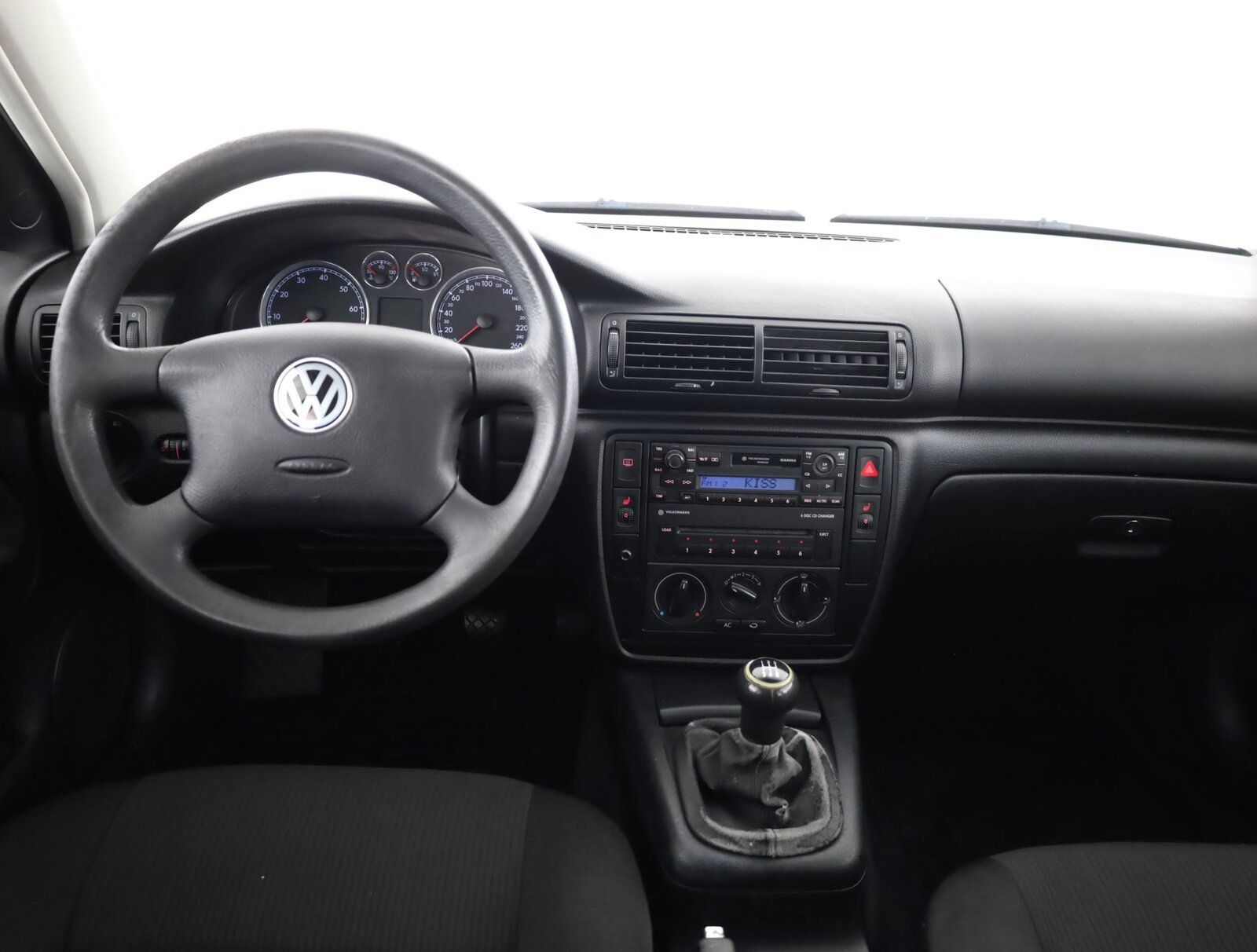 Volkswagen Passat, 1.8 T, po STK, Klima - fotka 2