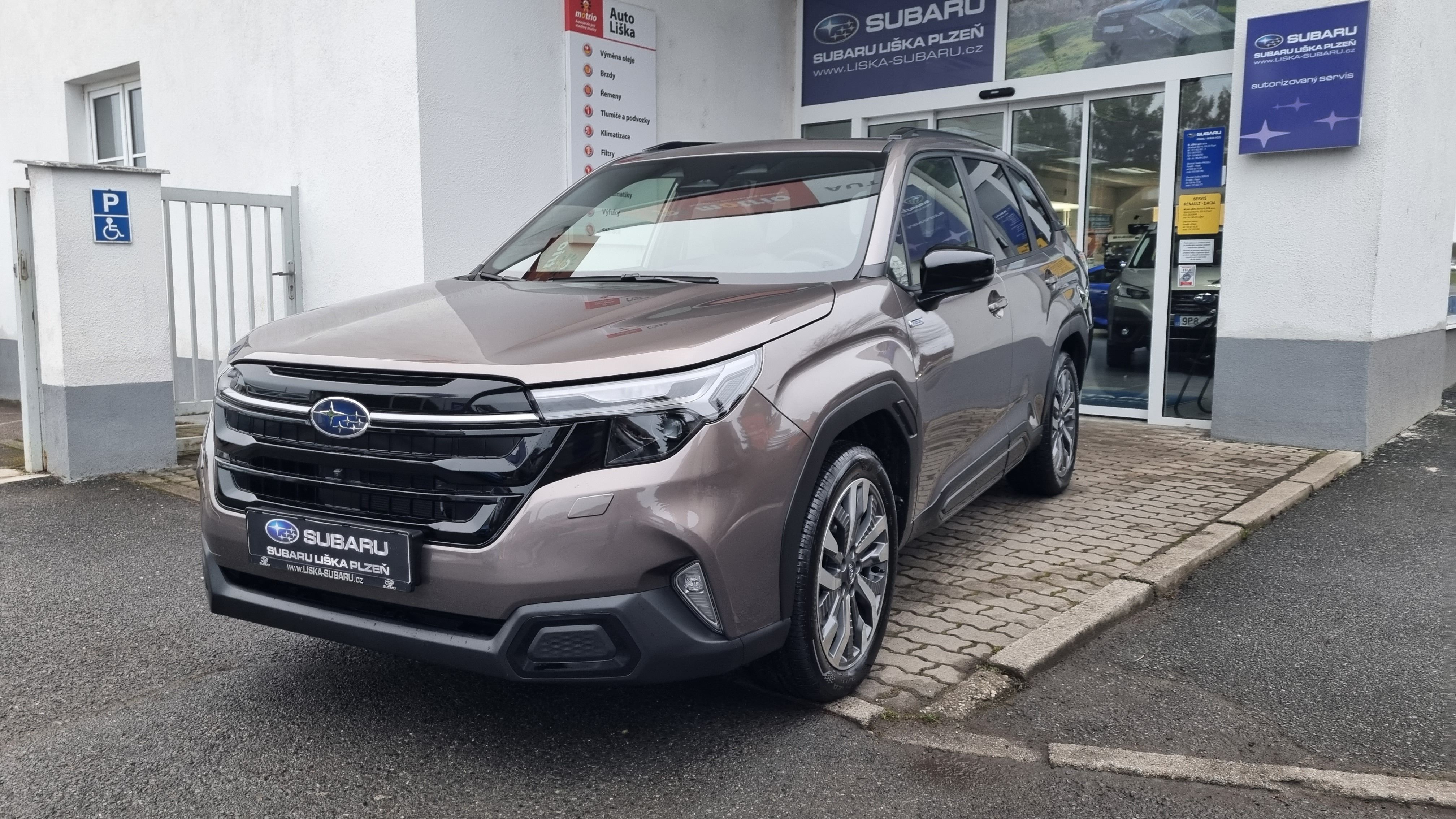 Subaru Forester, 2,0i CVT Touring + zimní kola - fotka 2