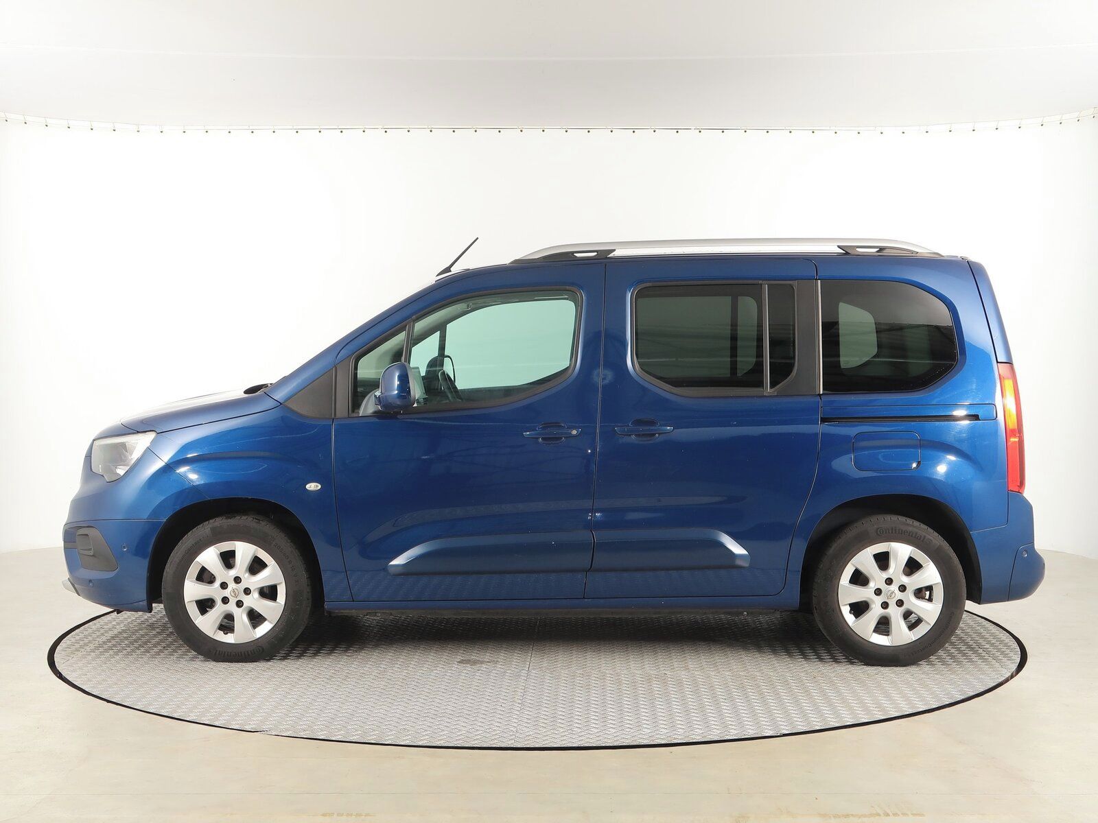 Opel Combo, 1.2 Turbo, 5Míst, ČR - fotka 3
