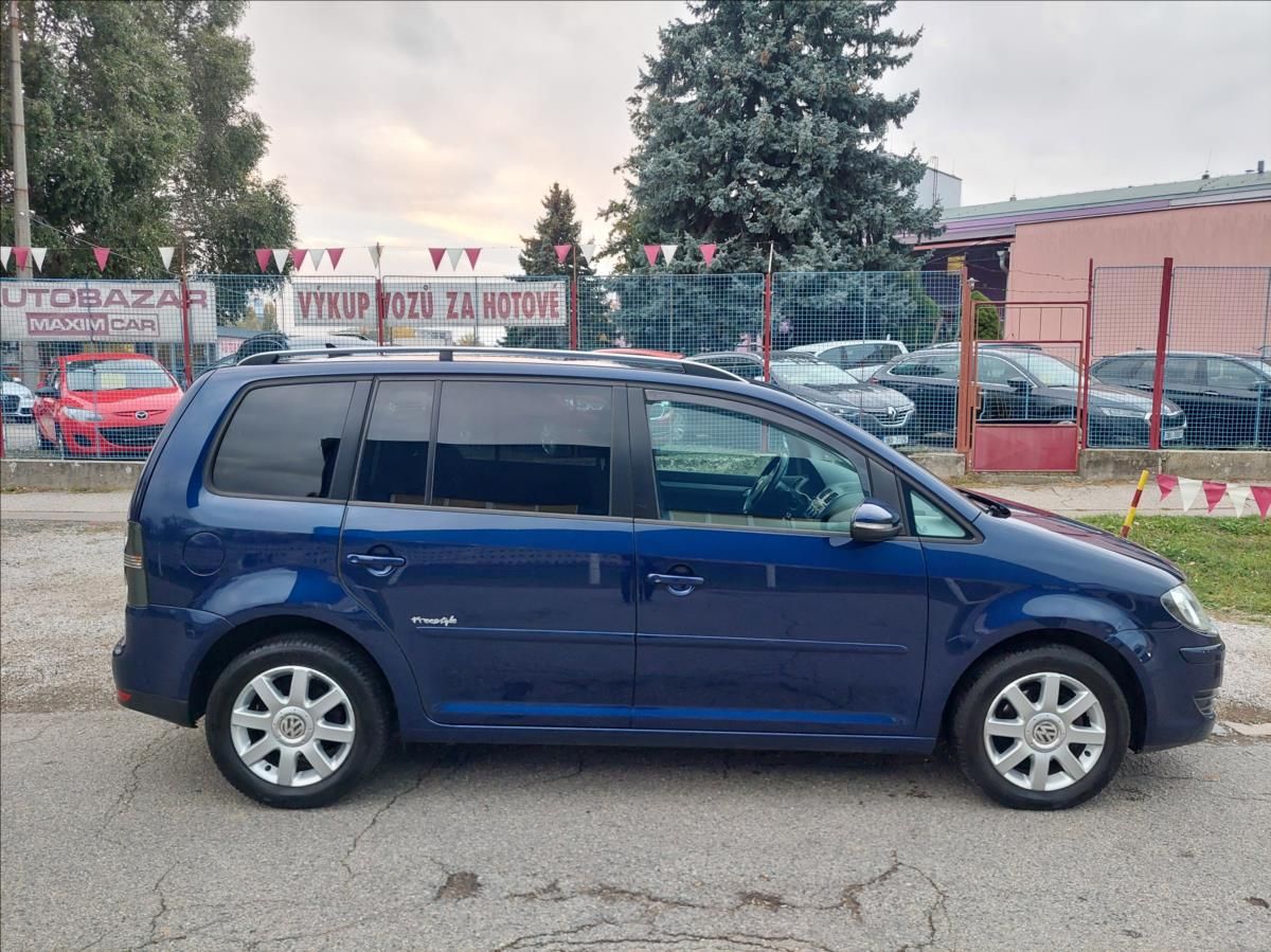Volkswagen Touran, 1,9 TDi DSG  TOPSTAV  bez koro - fotka 4
