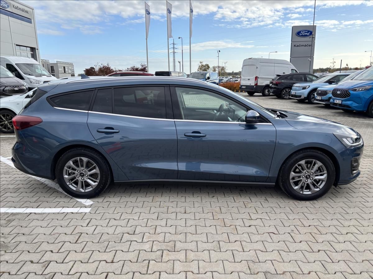 Ford Focus, 1,0 EcoBoost 114kW Titanium - fotka 6