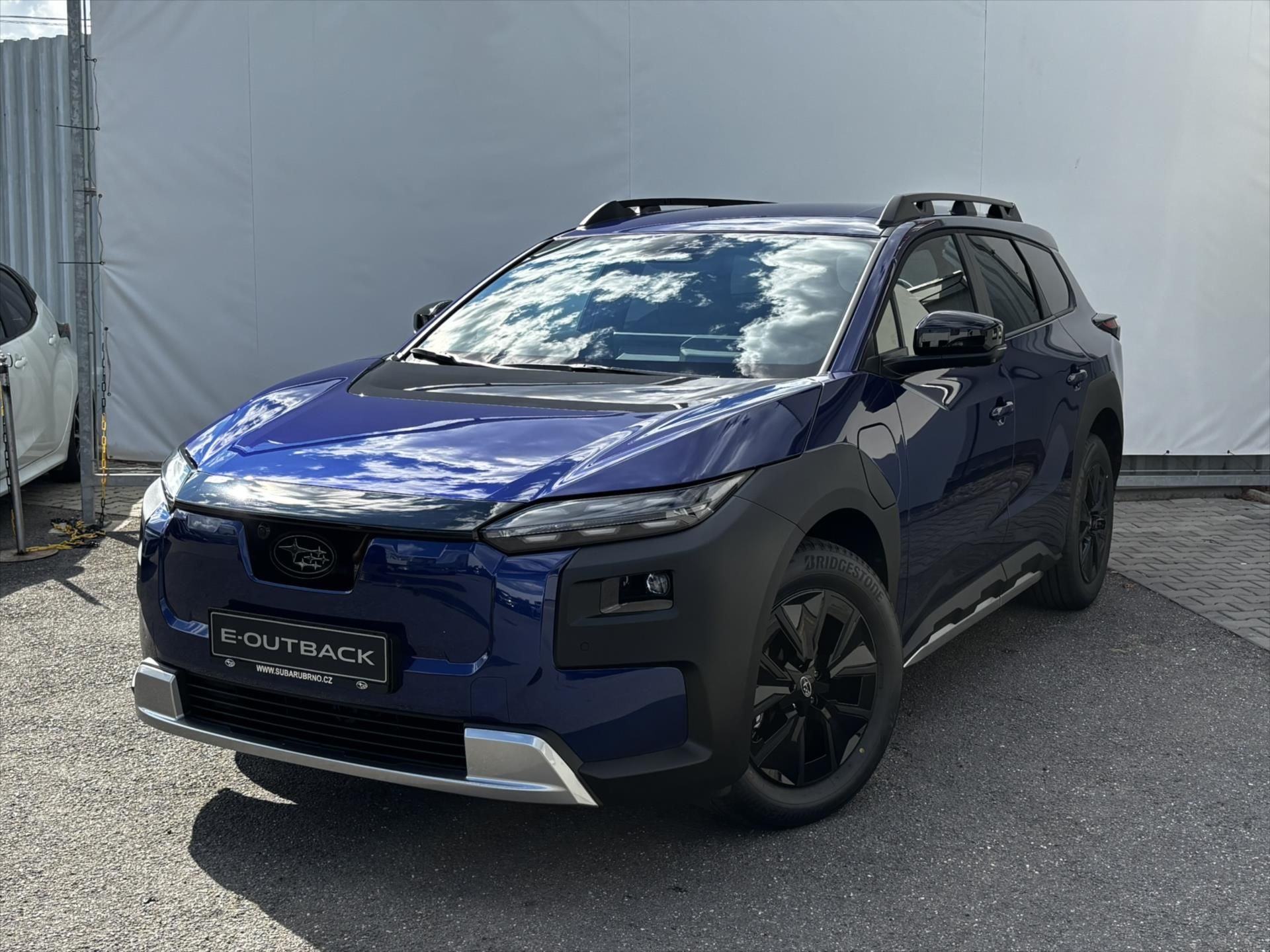 Subaru E-Outback, Executive