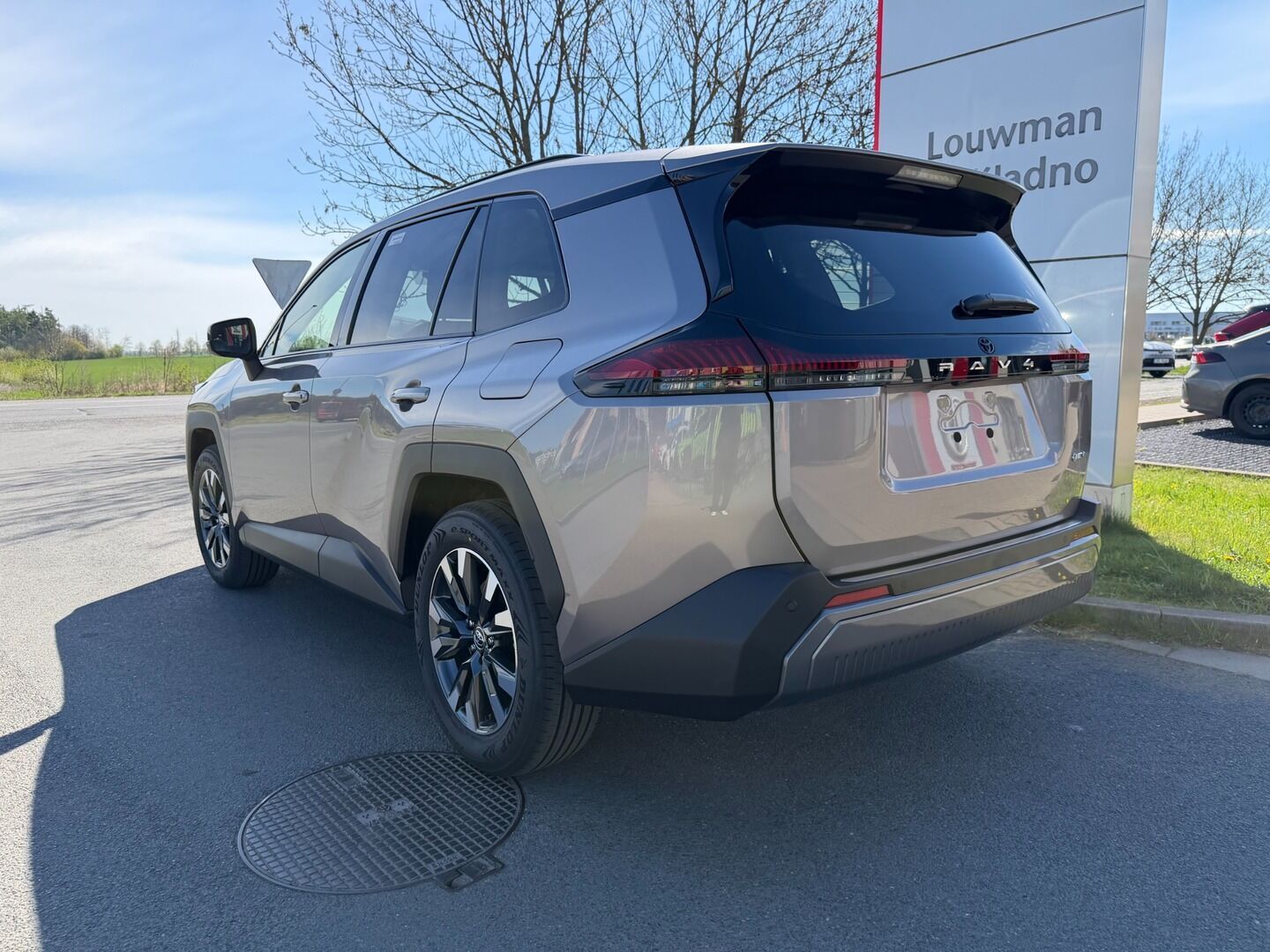 Toyota Rav4, 2.5 Hybrid Comfort 4x2 - fotka 3