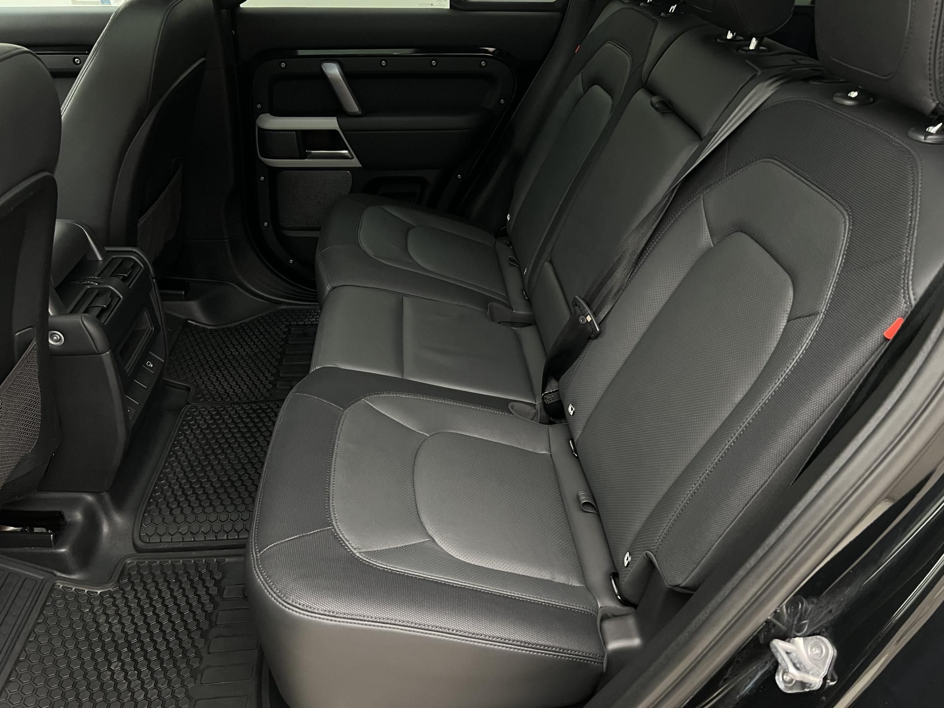 Land Rover Defender, 110 D250 X-DYNAMIC HSE 1. maj - fotka 6