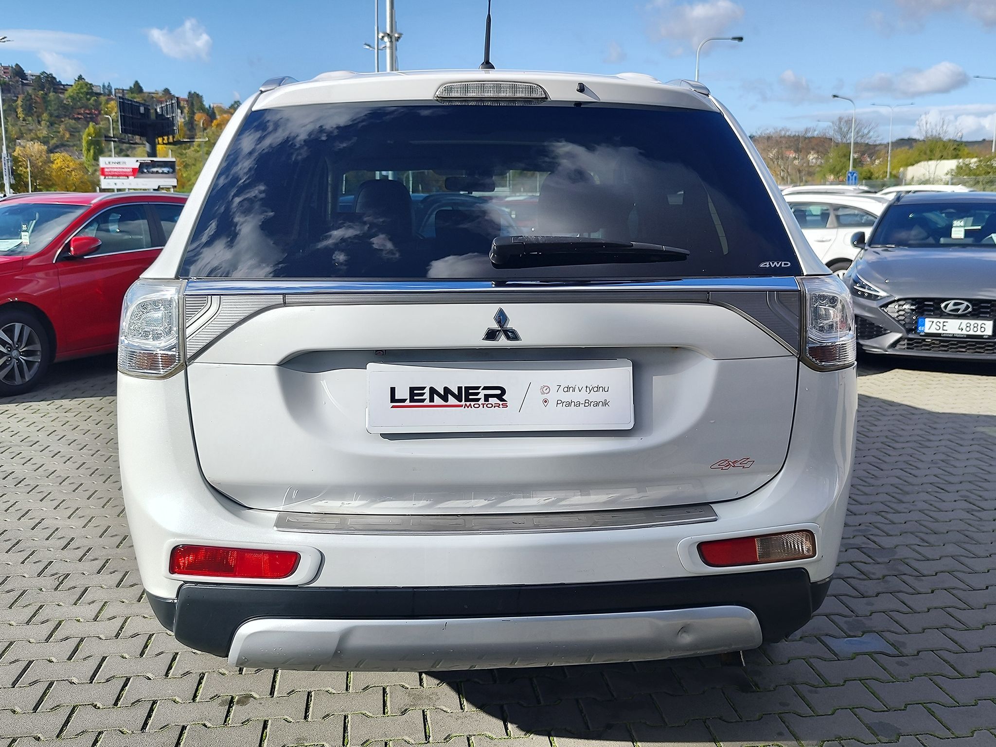 Mitsubishi Outlander, 2.2 DI-D/110kW 4x4,7 Míst - fotka 6