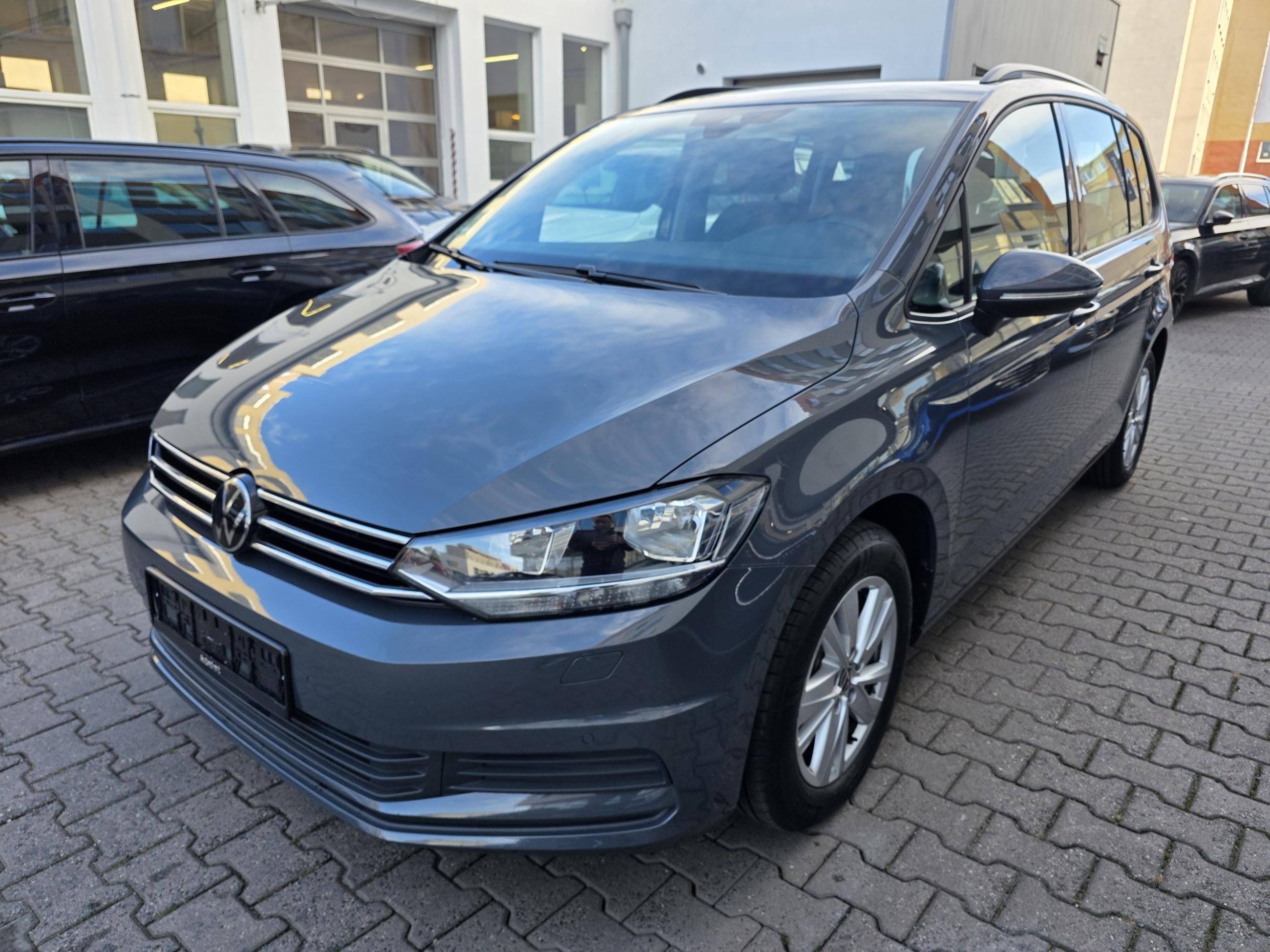Volkswagen Touran, 2.0 TDI 110kW DSG - fotka 2