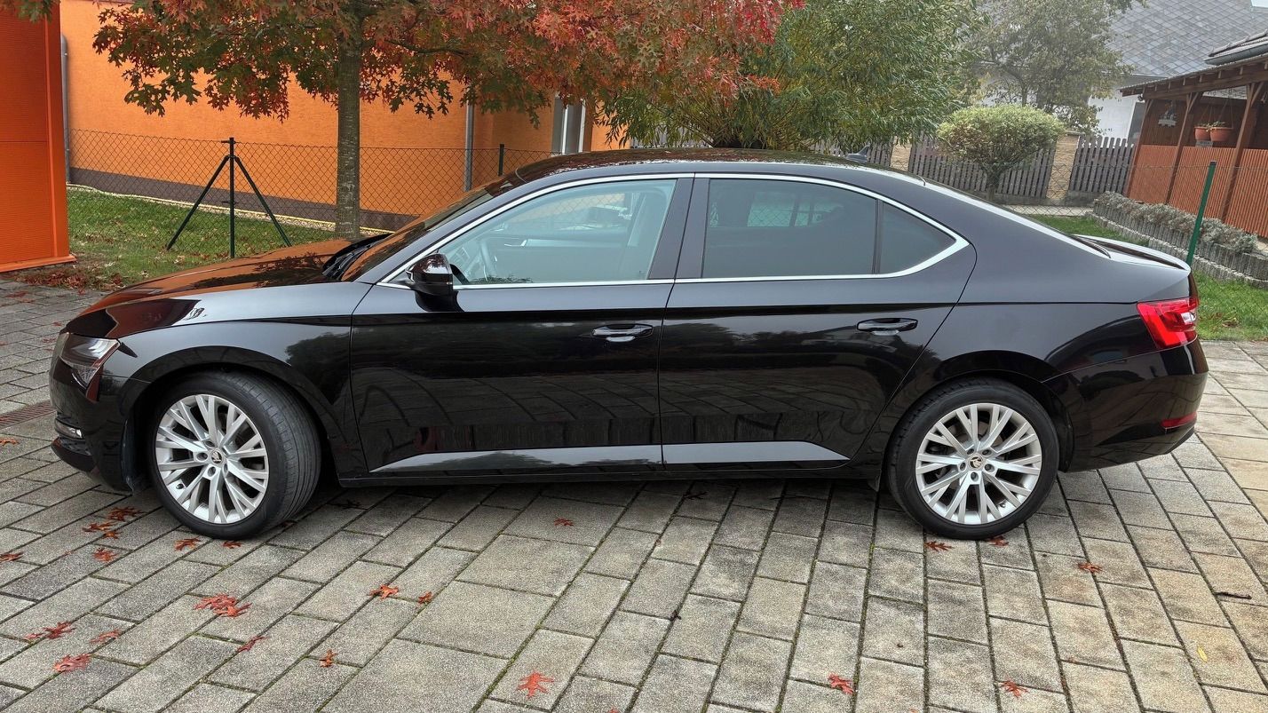 Škoda Superb, Liftback 2.0 TDI, r.v. 2022 - fotka 5