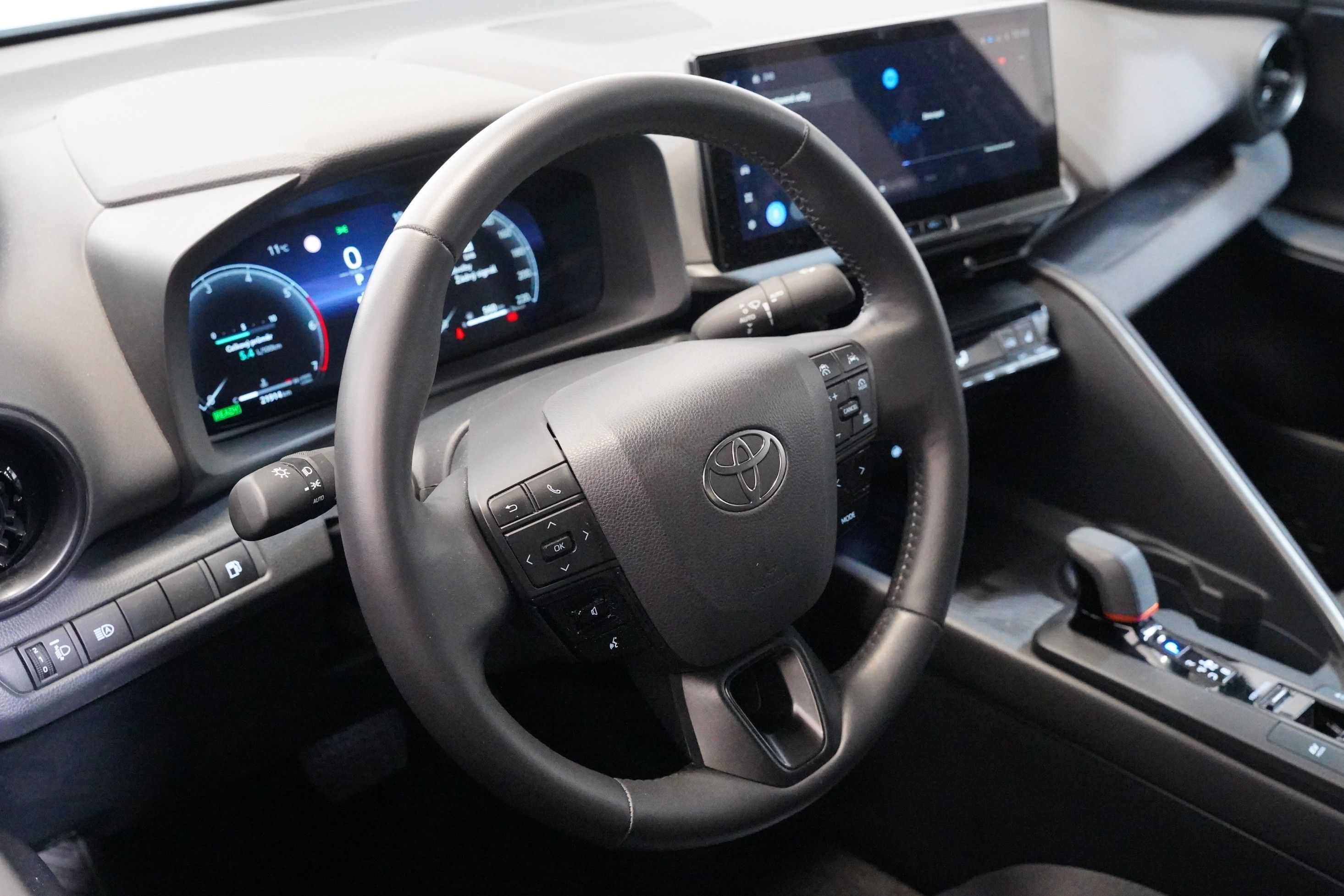 Toyota C-HR, 1.8 Hybrid 72 kW Style - fotka 5
