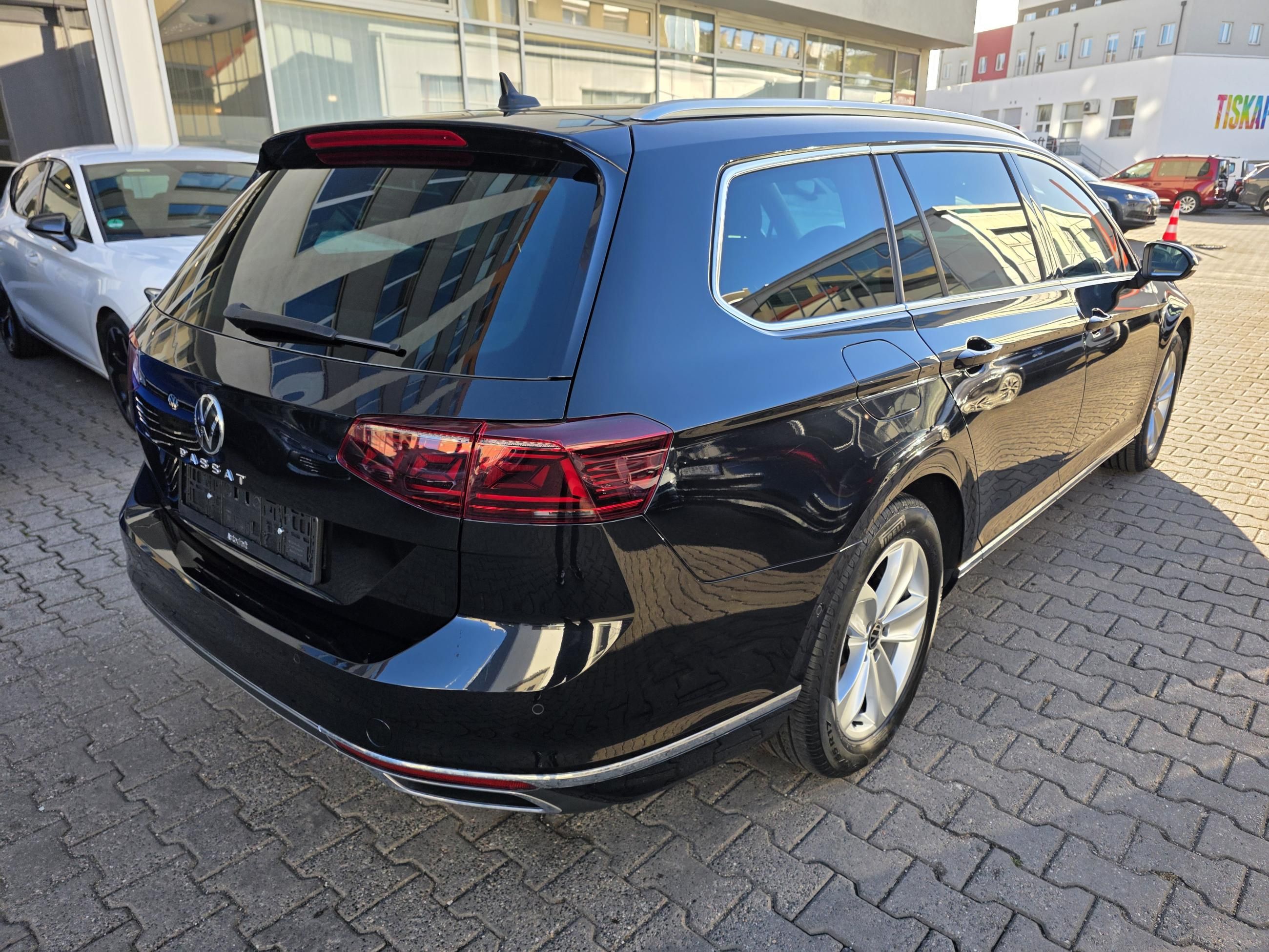 Volkswagen Passat, 2.0 TDI 110kW DSG Elegance - fotka 6