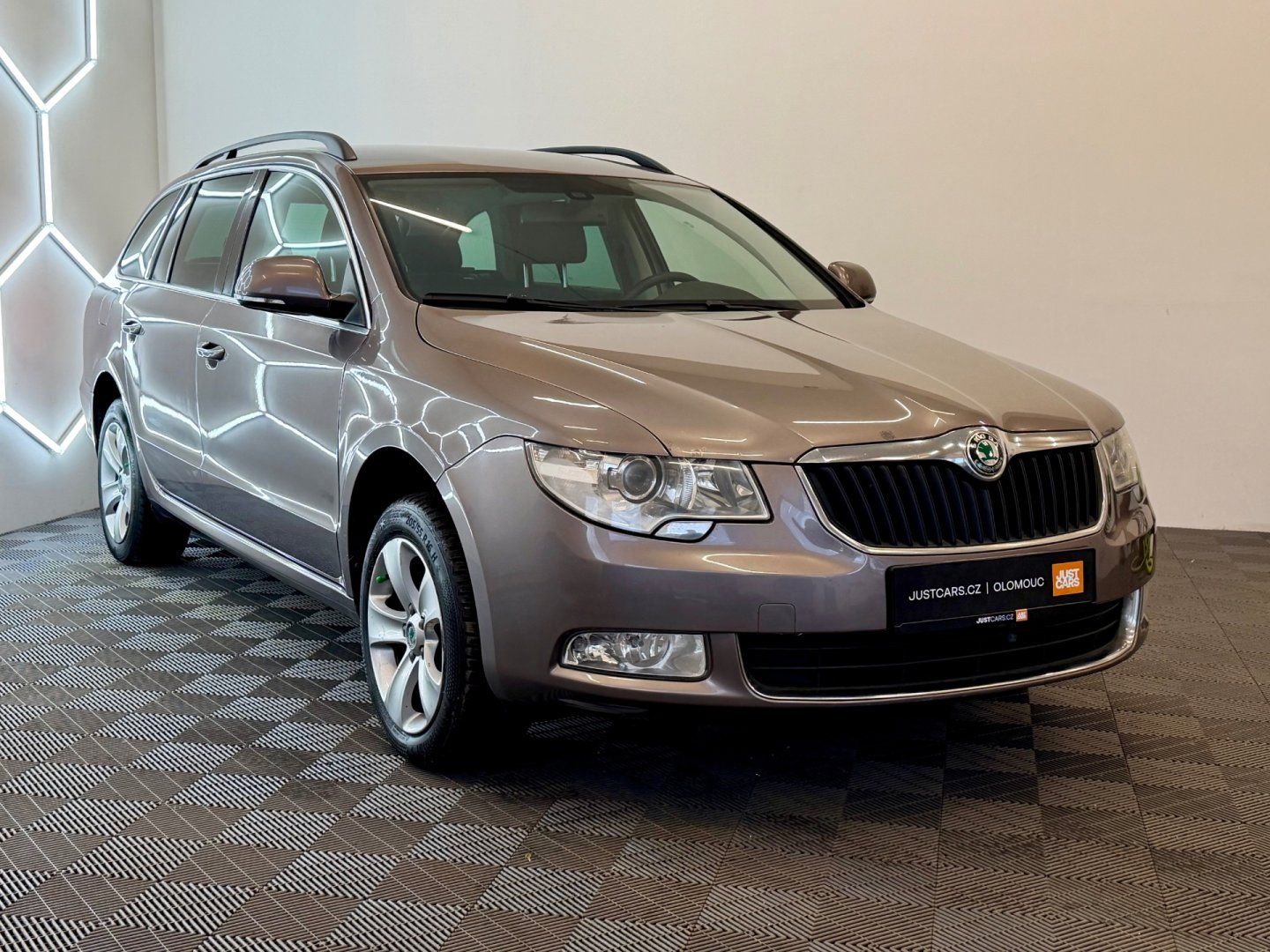 Škoda Superb, 2.0TDi, 125kW, 4x4, ČR - fotka 3