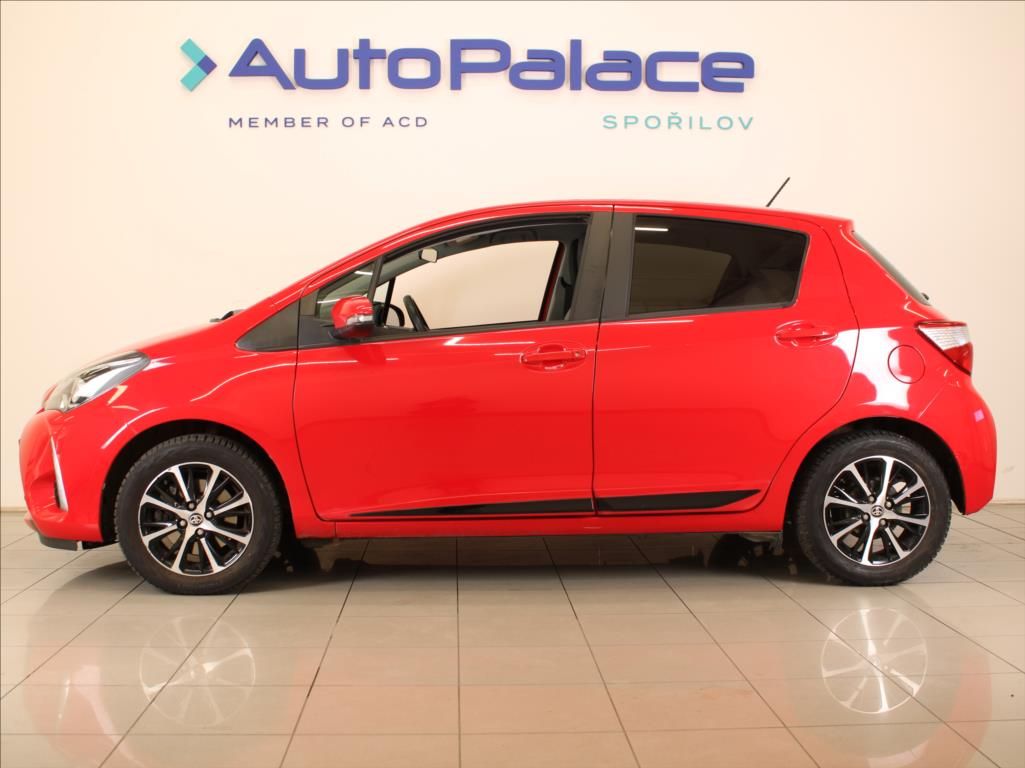 Toyota Yaris, 1,5 i 82kW 1.maj.ČR 52tkm! - fotka 5