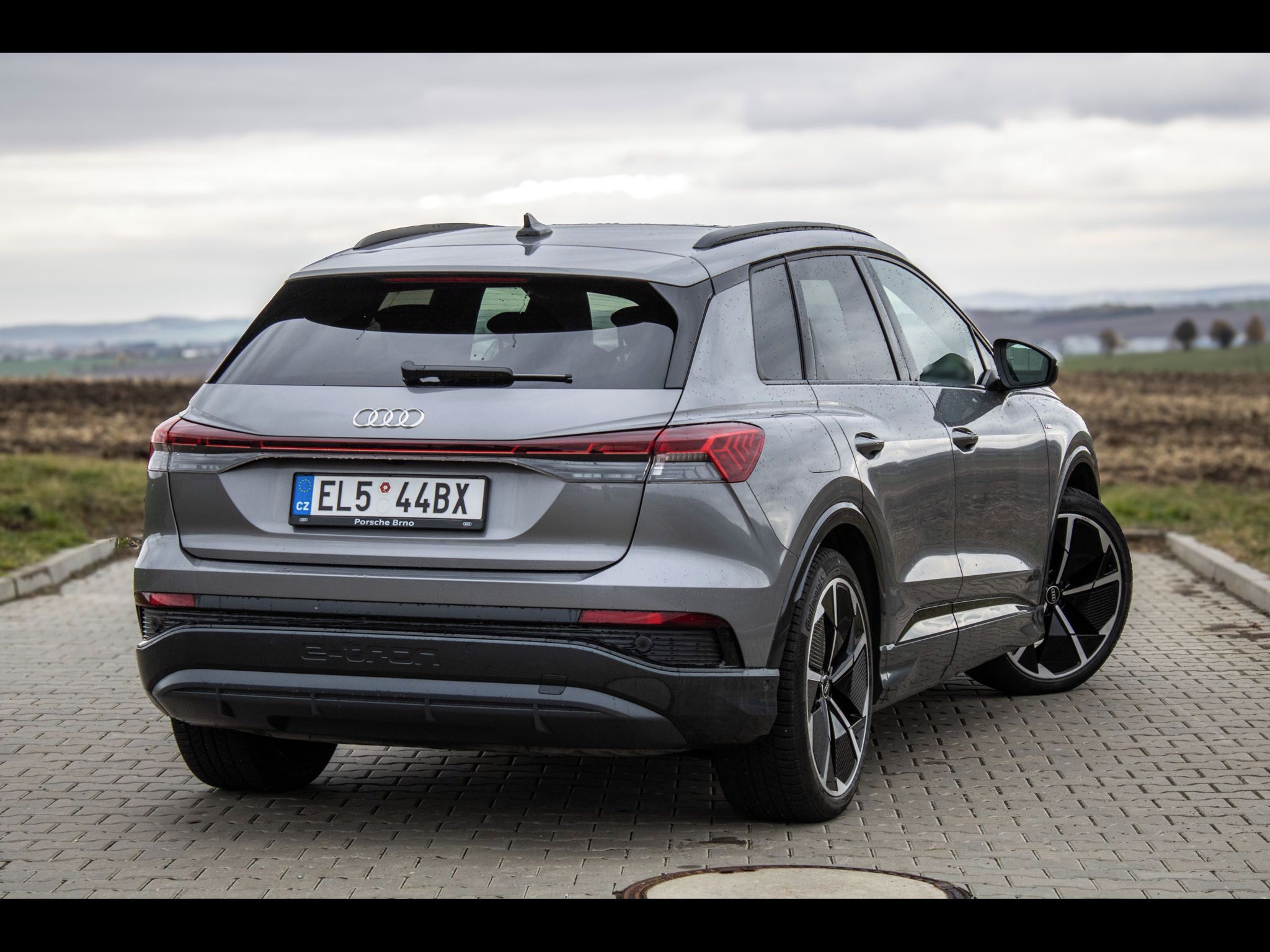 Audi Q4 e-tron - fotka 4