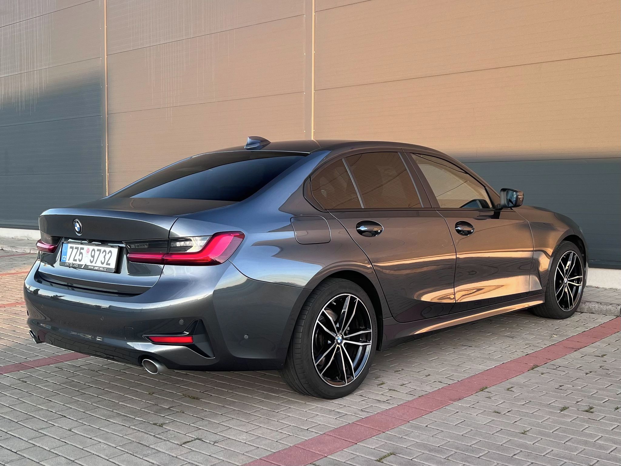 BMW Řada 3, 318d-SPORT-LINE 360 KAMERA - fotka 4