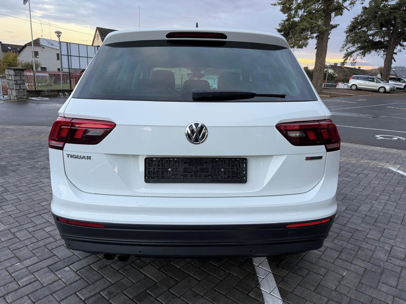 Volkswagen Tiguan, 2.0tdi110kw 4x4 DSG rozvodyLED - fotka 5