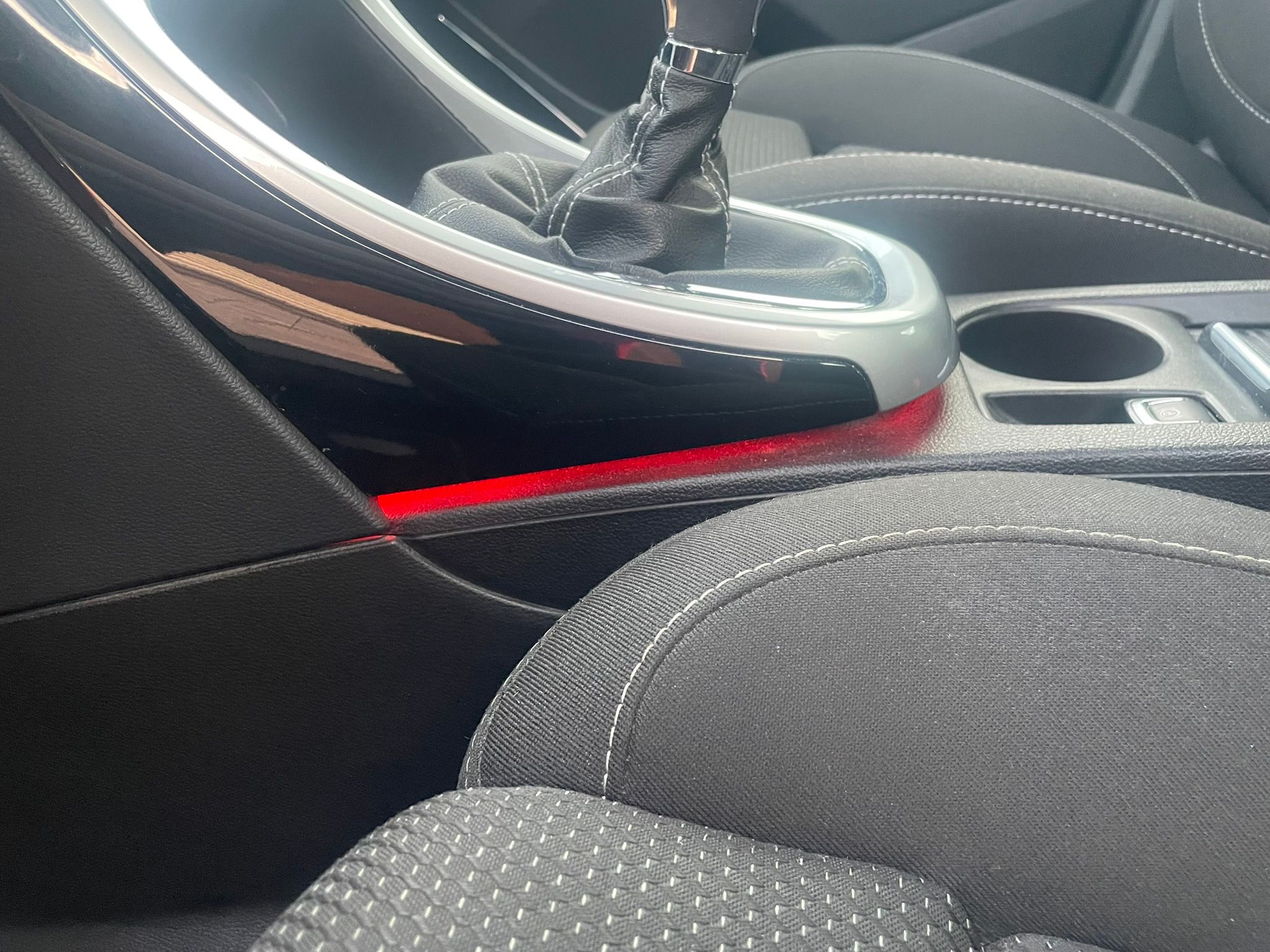 Opel Astra, R.V.2011, SERVISKA, 1.4 BENZIN - fotka 3