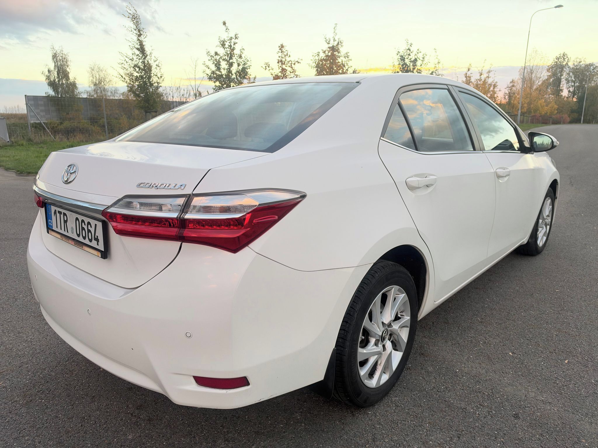 Toyota Corolla, 1,6 97 kW-BENZIN  24 050 KM - fotka 5