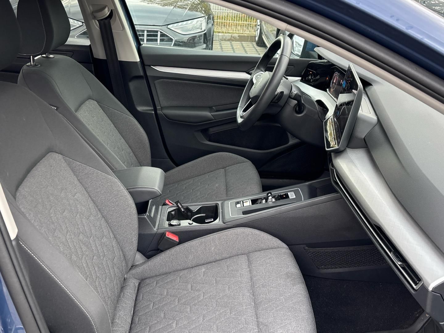 Volkswagen Golf, 2.0 TDI / 110 kW Life DSG - fotka 6