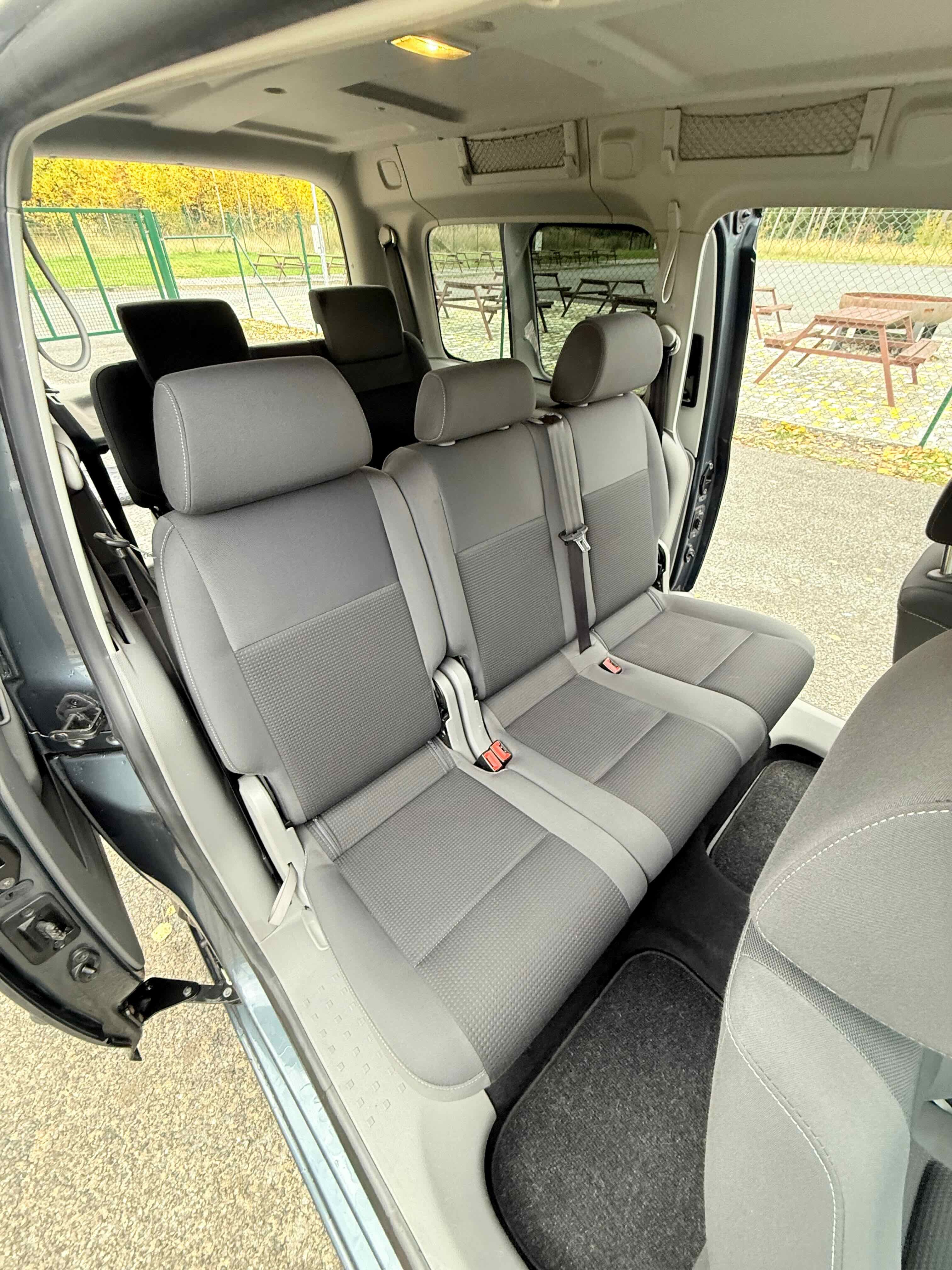 Volkswagen Caddy, VW Caddy, 7 míst, LONG, 103kW - fotka 3